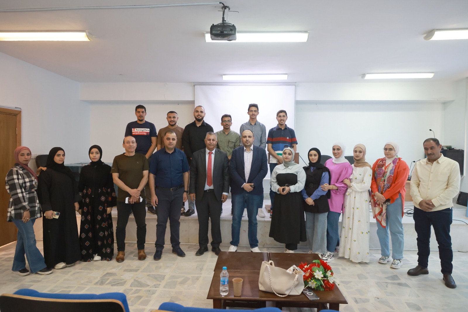 Madar Al-Saa Images 0.48326796546634054