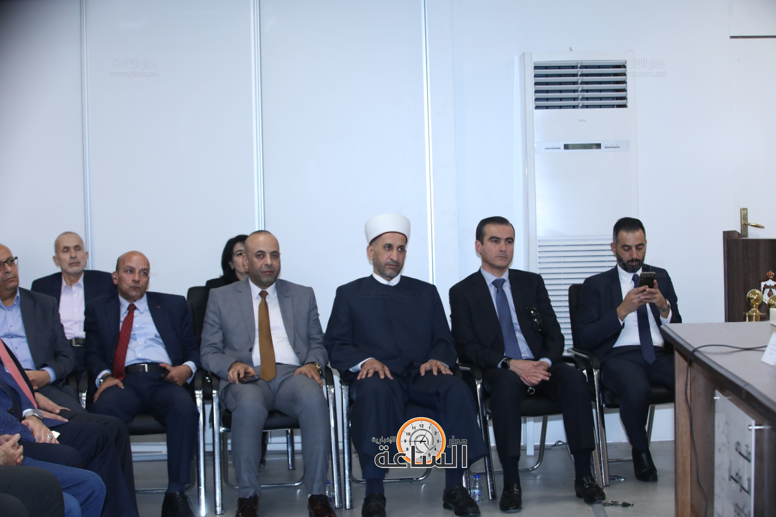 Madar Al-Saa Images 0.9842042940261109