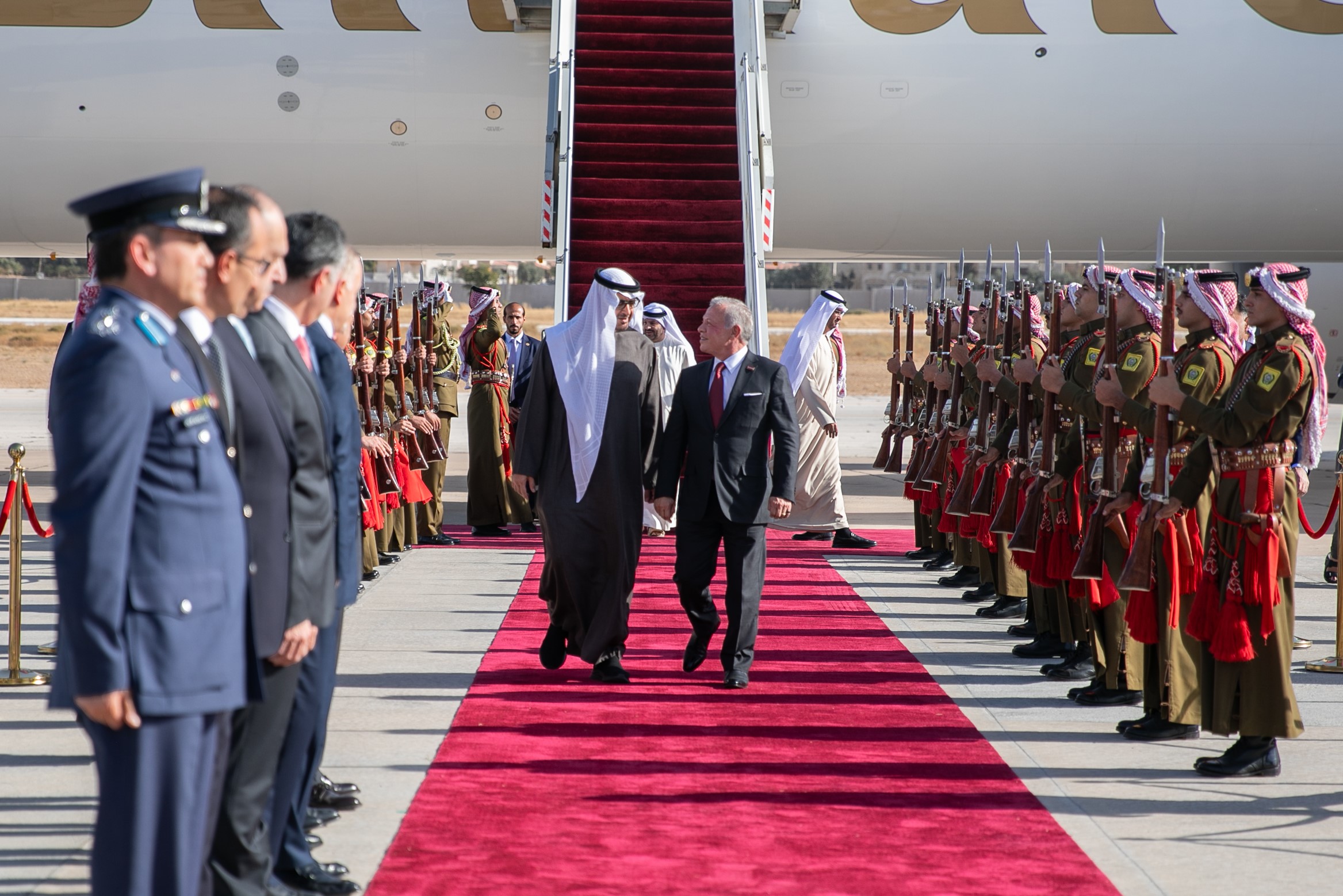 Madar Al-Saa Images 0.02041823466898407