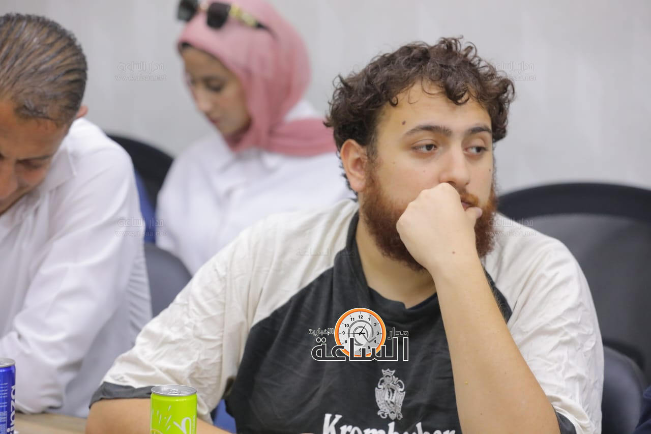 Madar Al-Saa Images 0.3898346111921027