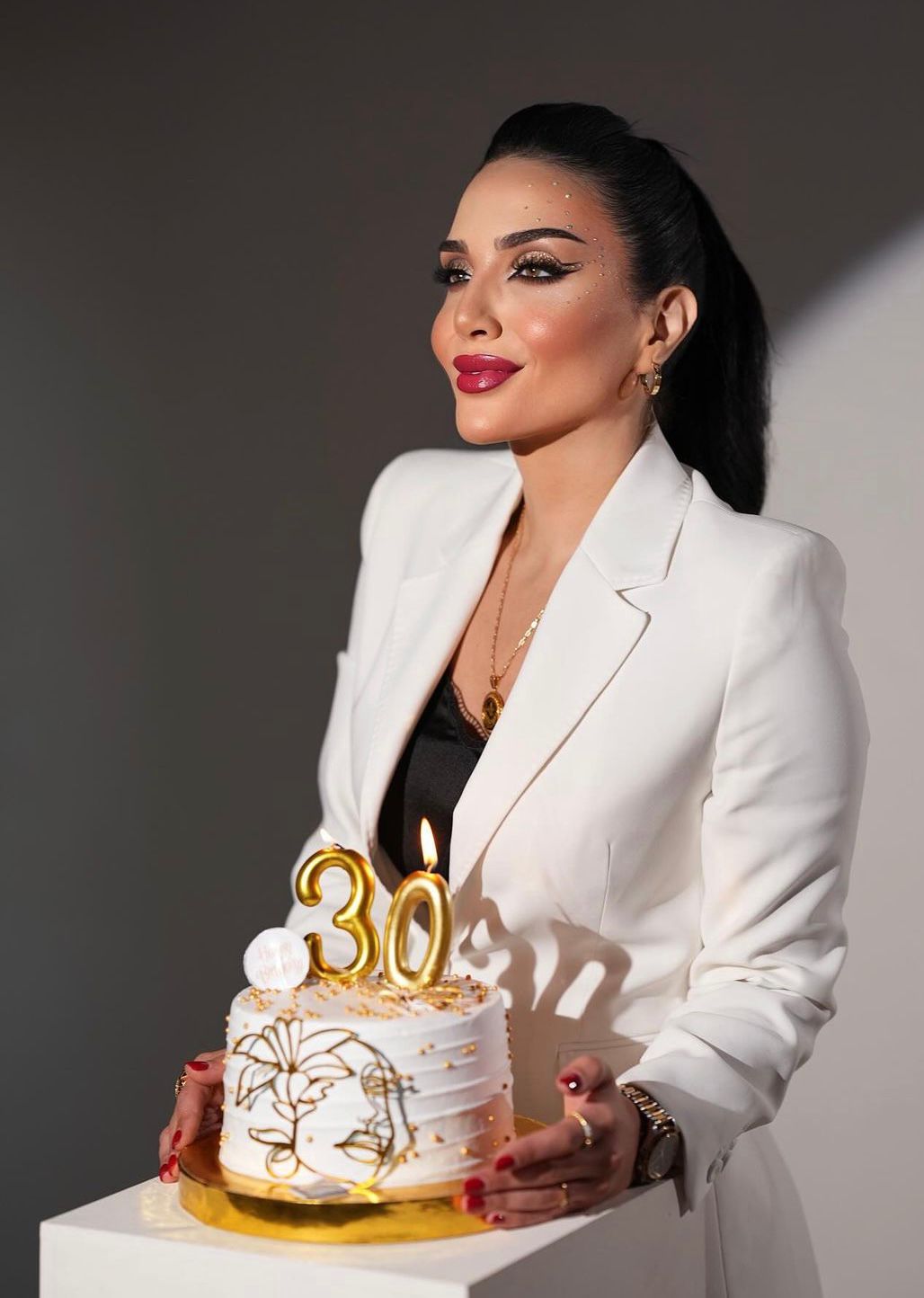 Madar Al-Saa Images 0.16804220621425947