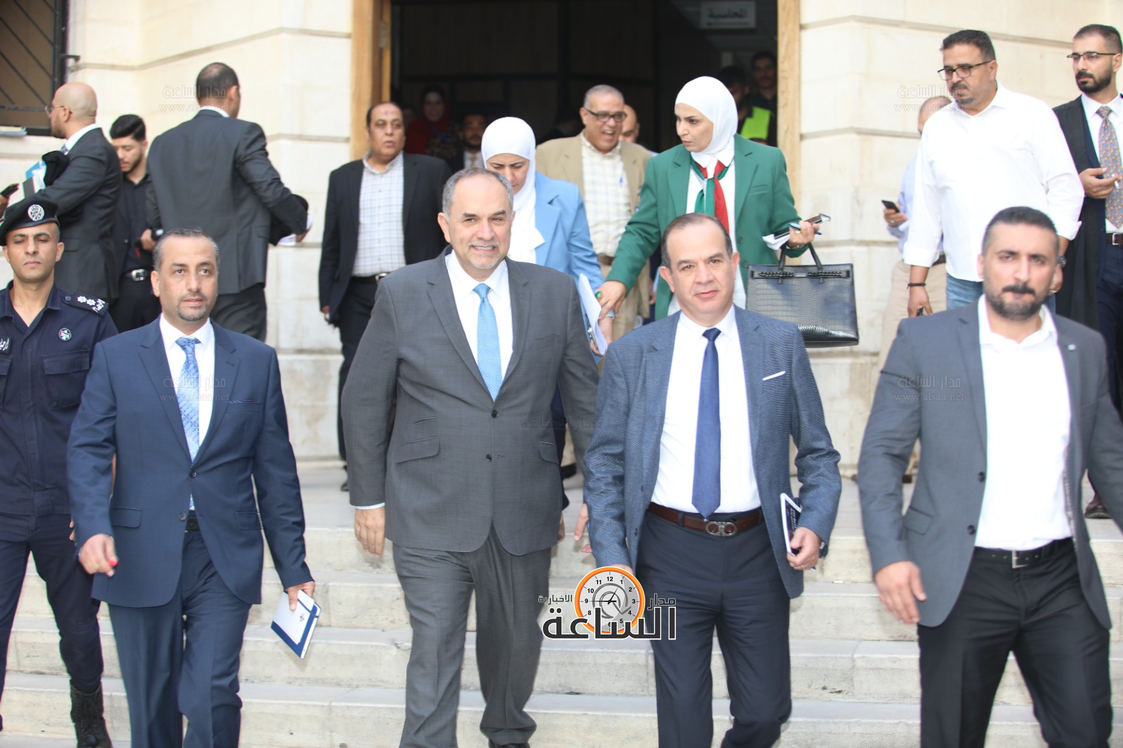 Madar Al-Saa Images 0.848426792430186