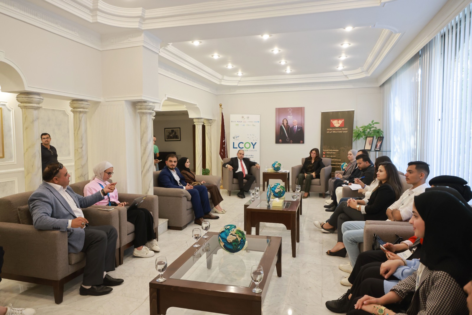 Madar Al-Saa Images 0.43264303440662677