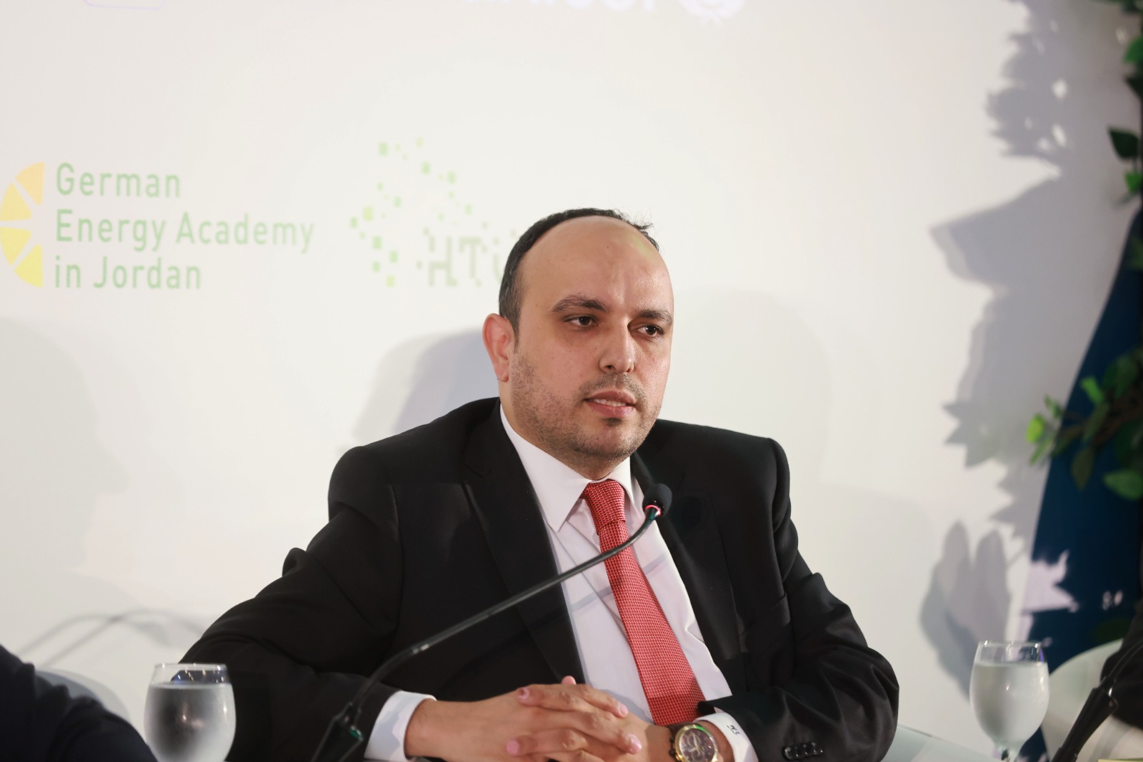 Madar Al-Saa Images 0.8115716227418213