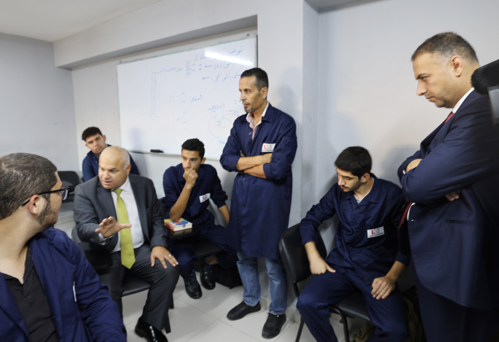 Madar Al-Saa Images 0.4149092187722101