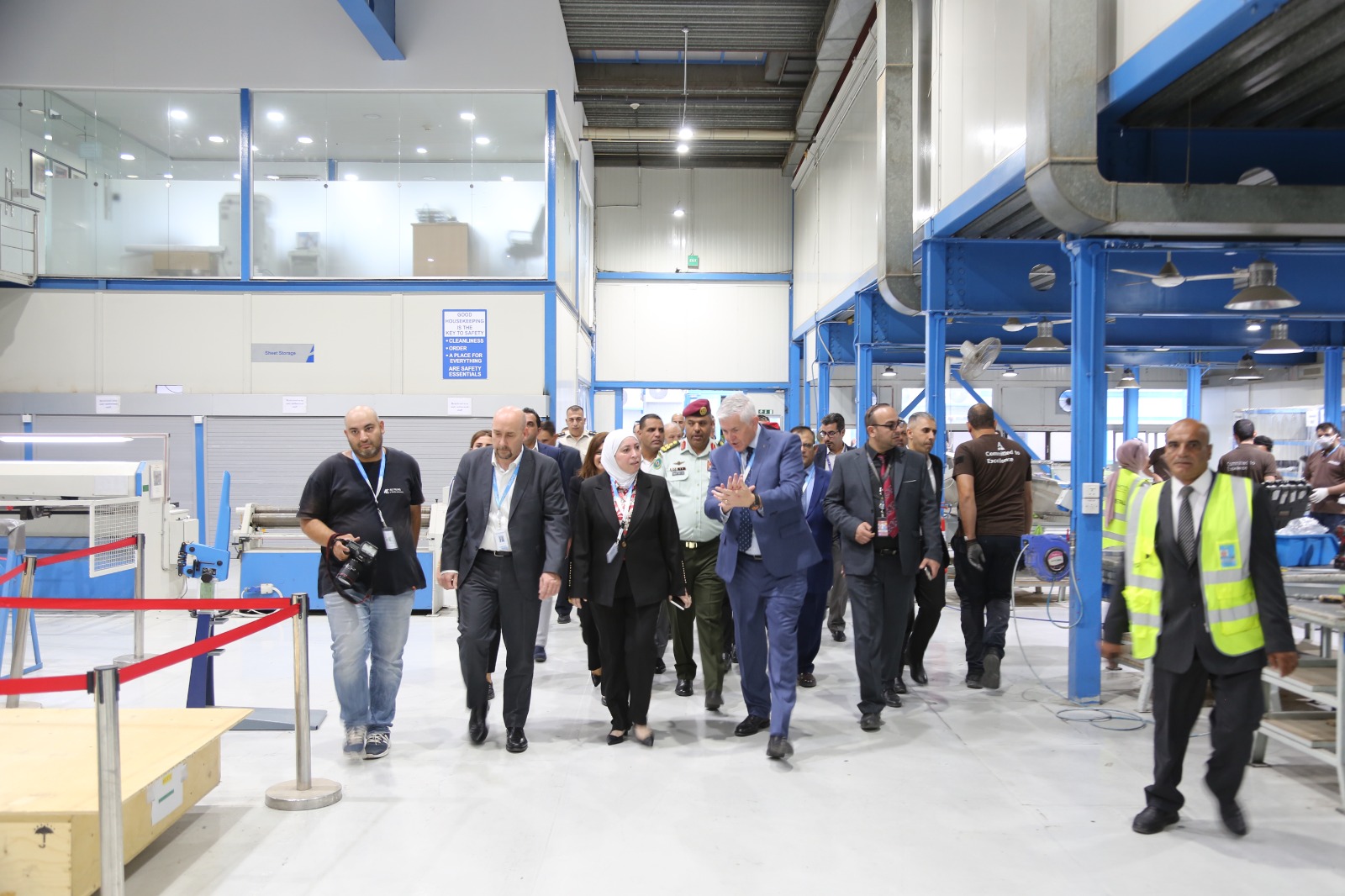 Madar Al-Saa Images 0.25355547305332915