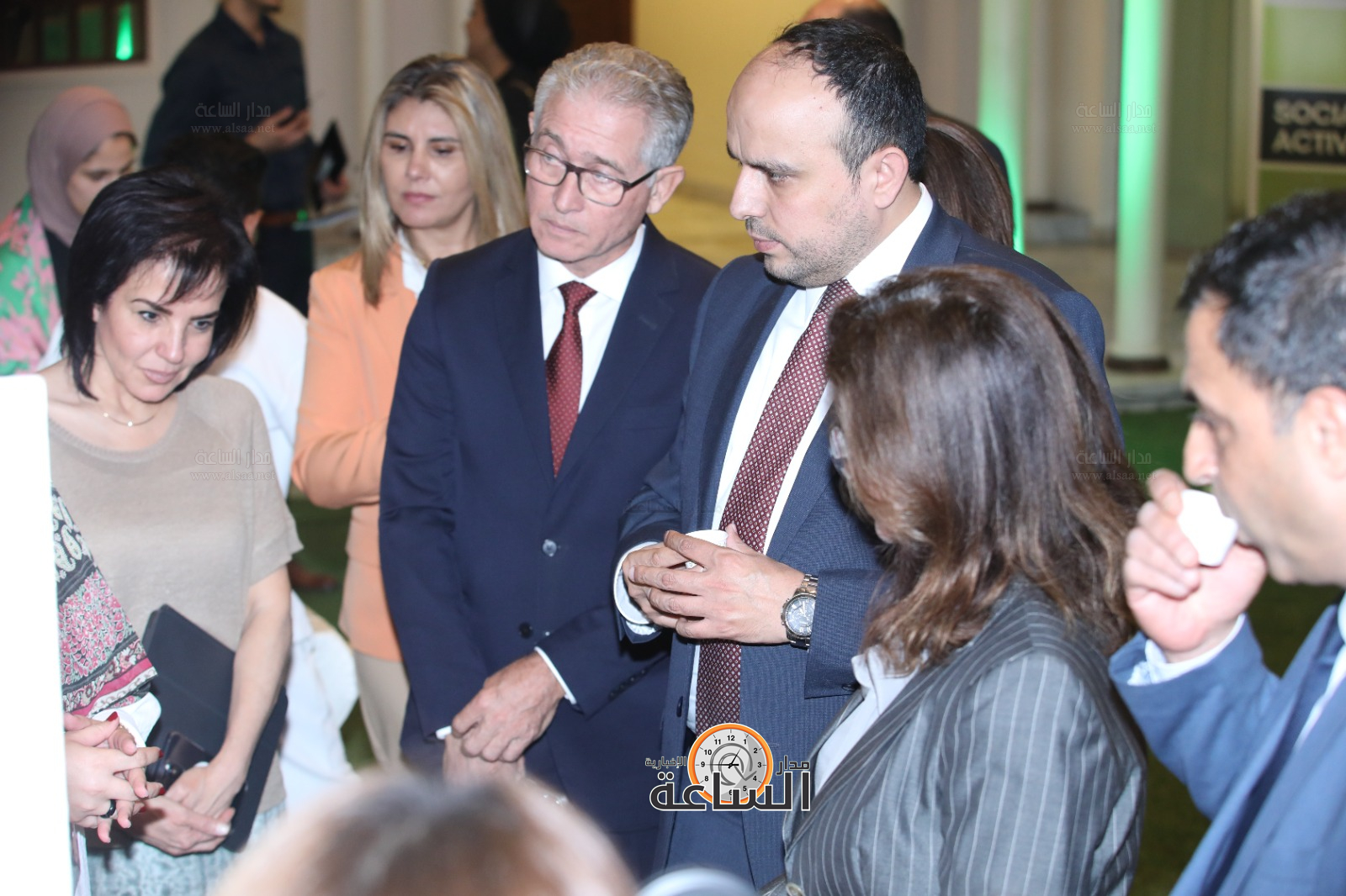 Madar Al-Saa Images 0.3859117445333562