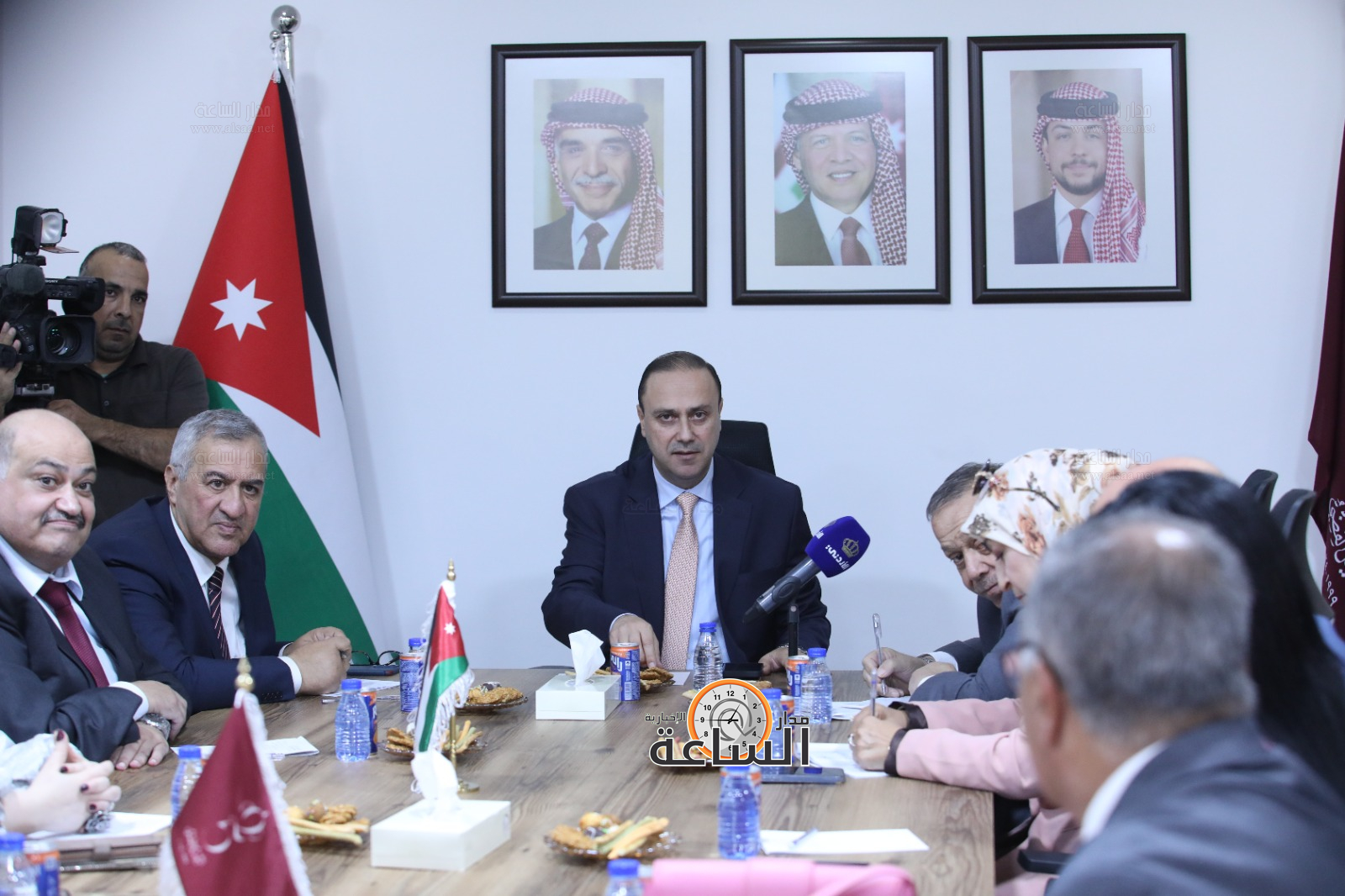 Madar Al-Saa Images 0.7605527537448302