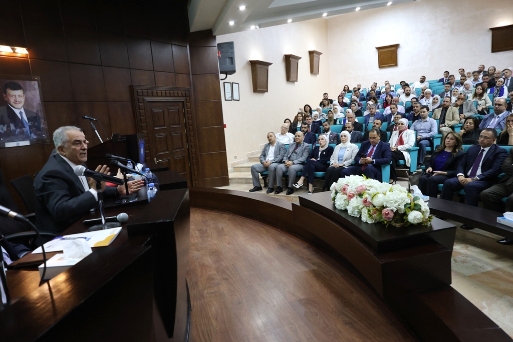 Madar Al-Saa Images 0.1826297097494216