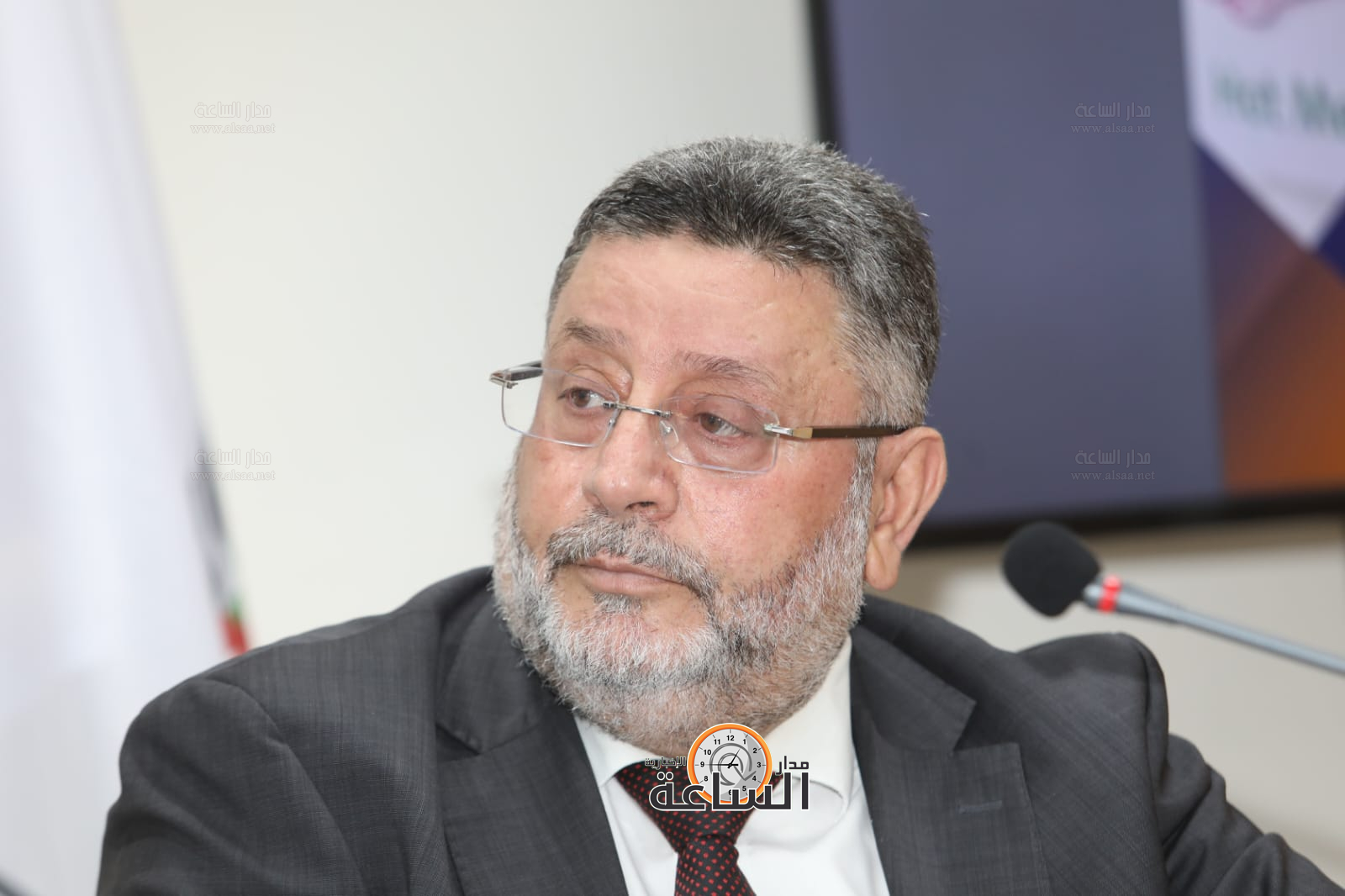 Madar Al-Saa Images 0.43570284057133835