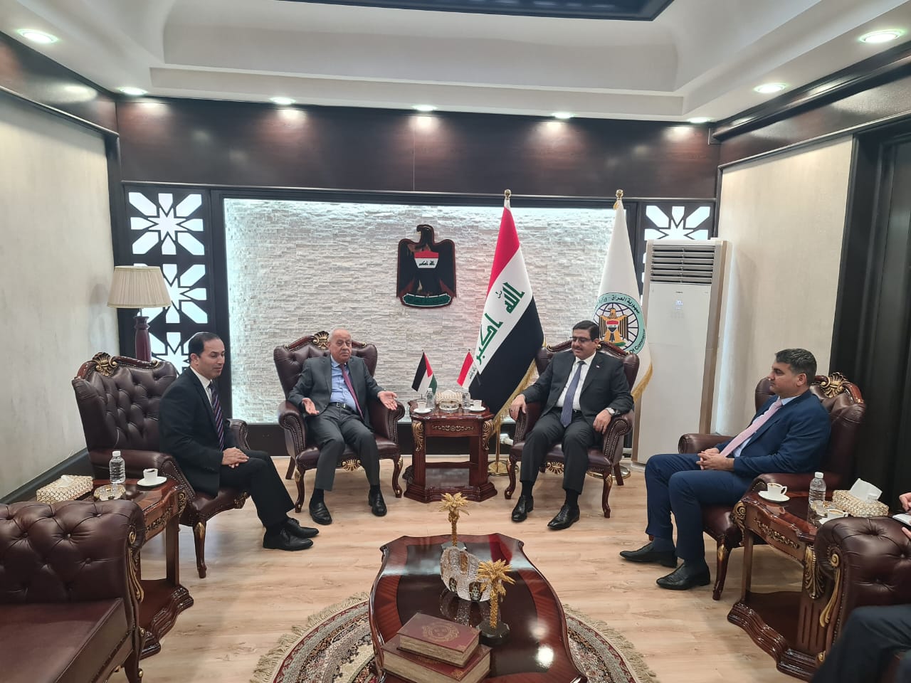 Madar Al-Saa Images 0.989342003540139