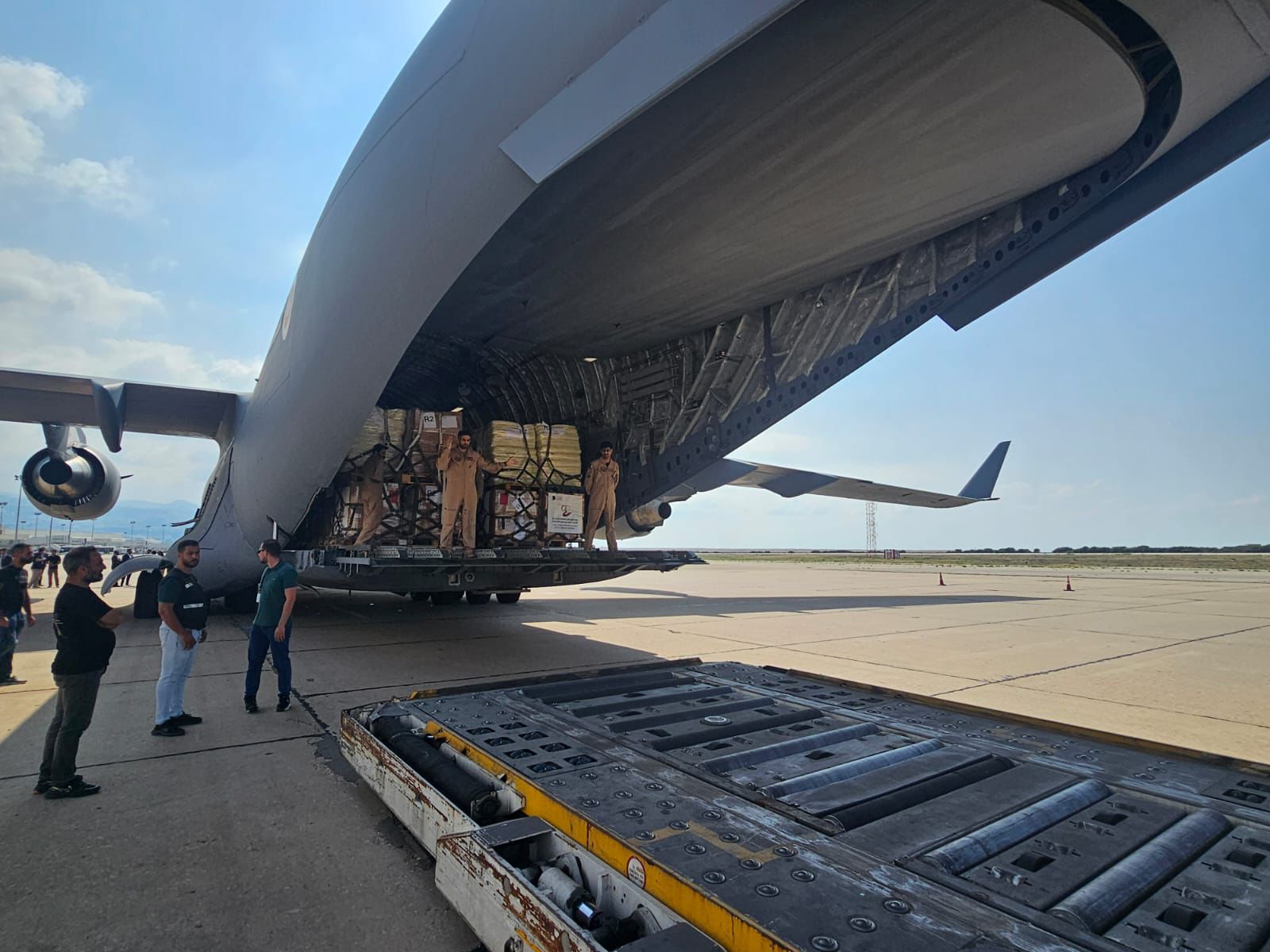 Madar Al-Saa Images 0.6843960119925463