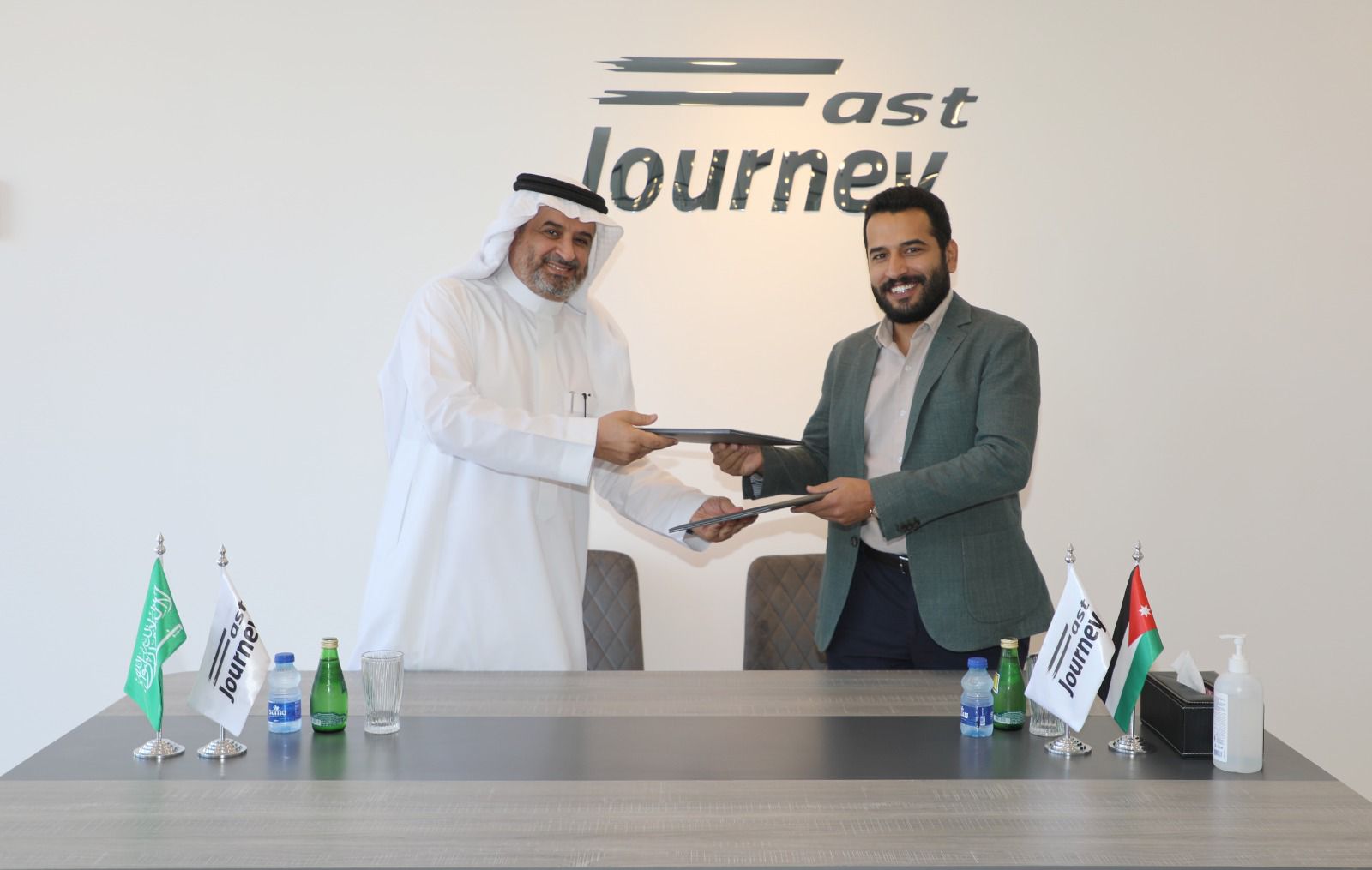 Madar Al-Saa Images 0.8221402086423519