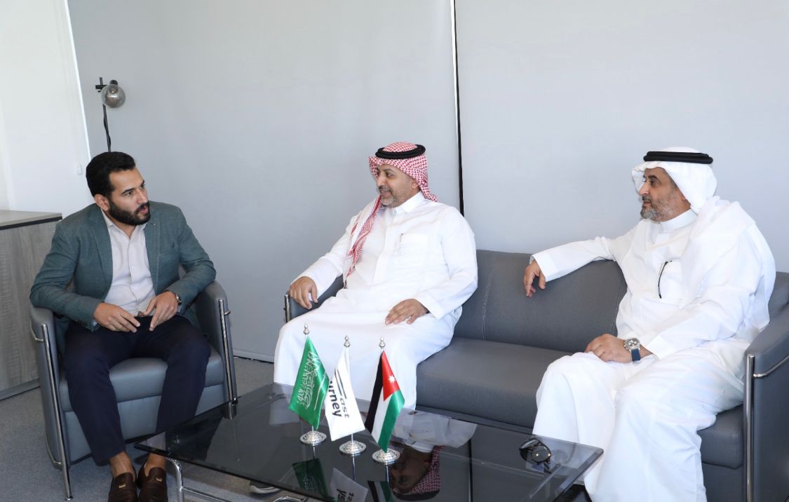 Madar Al-Saa Images 0.3489833684843877