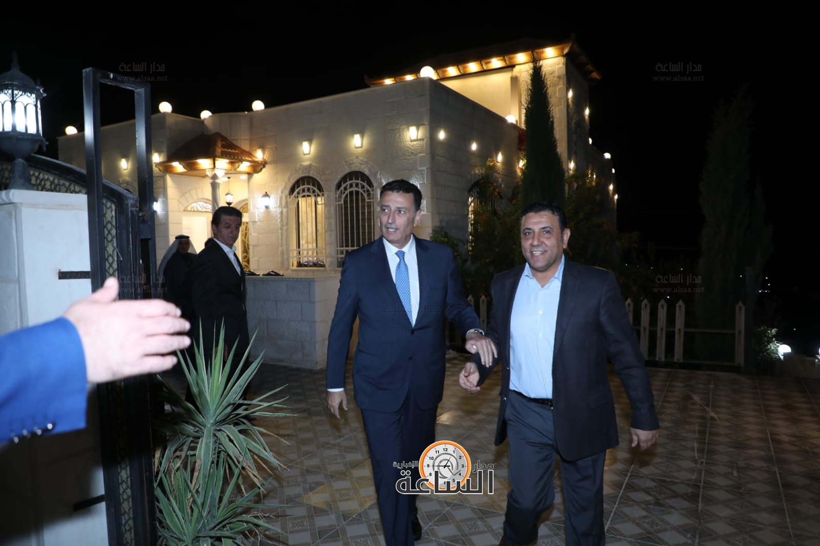 Madar Al-Saa Images 0.016180485982254744