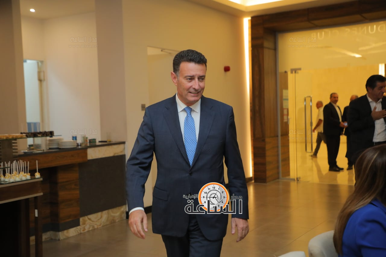 Madar Al-Saa Images 0.4998591214224106