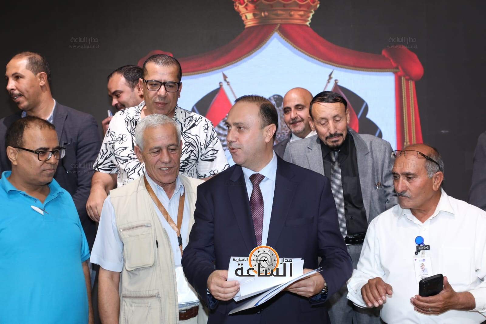 Madar Al-Saa Images 0.42746729417231477