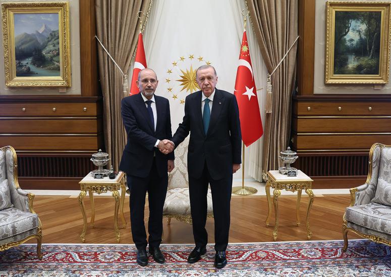 Madar Al-Saa Images 0.13477118009239453