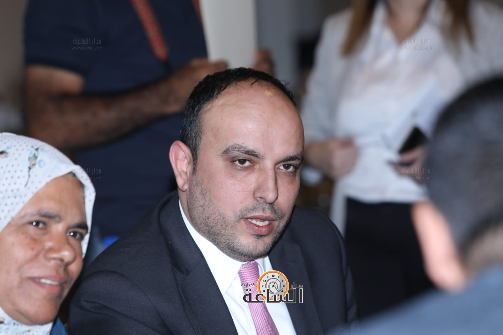 Madar Al-Saa Images 0.23865443468014536