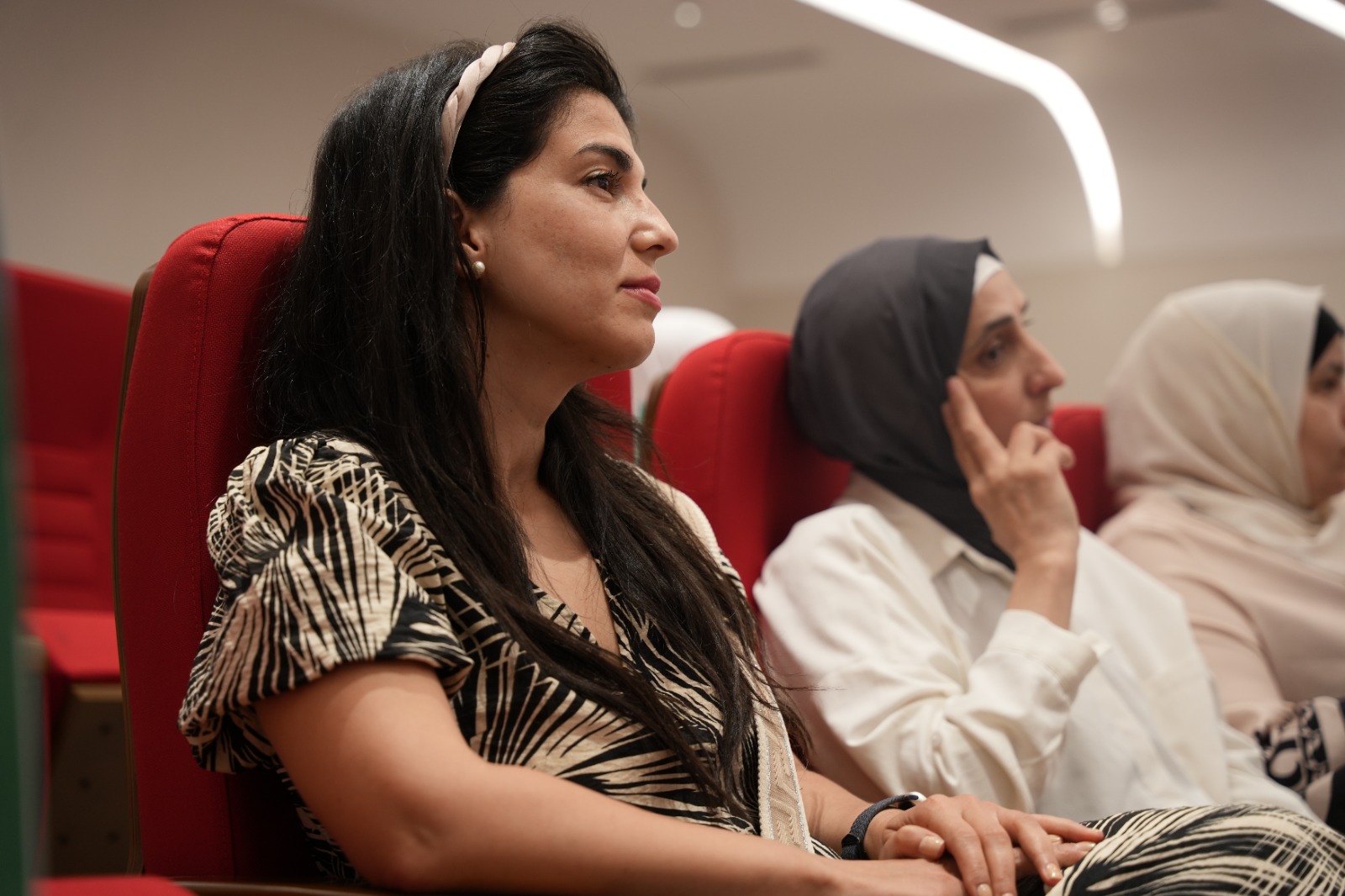 Madar Al-Saa Images 0.3259735230990852