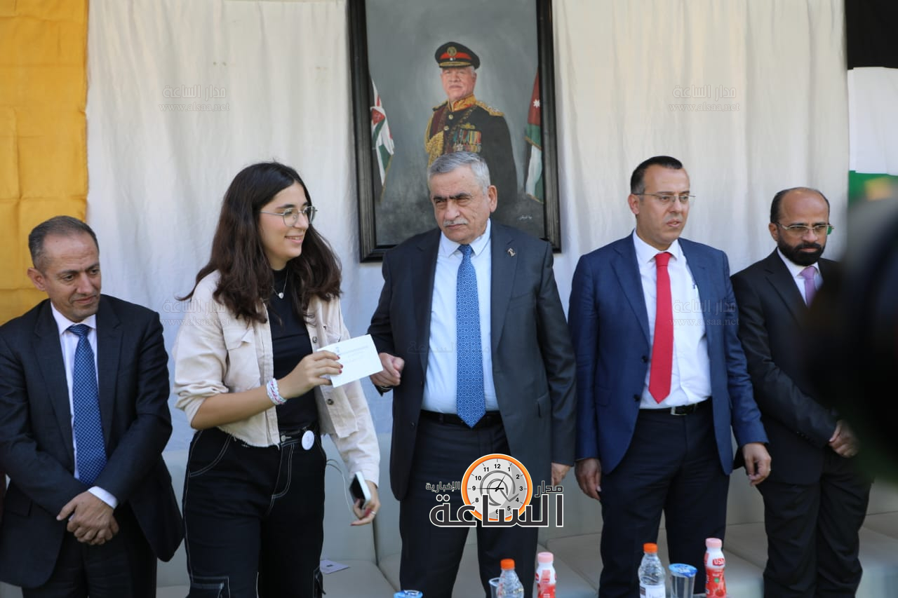 Madar Al-Saa Images 0.0152079316654814