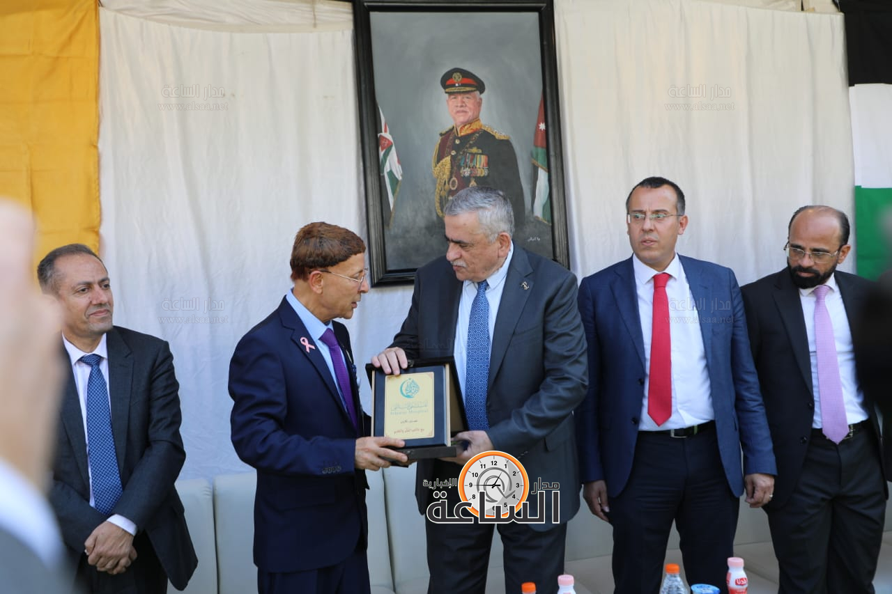 Madar Al-Saa Images 0.3684421615426623