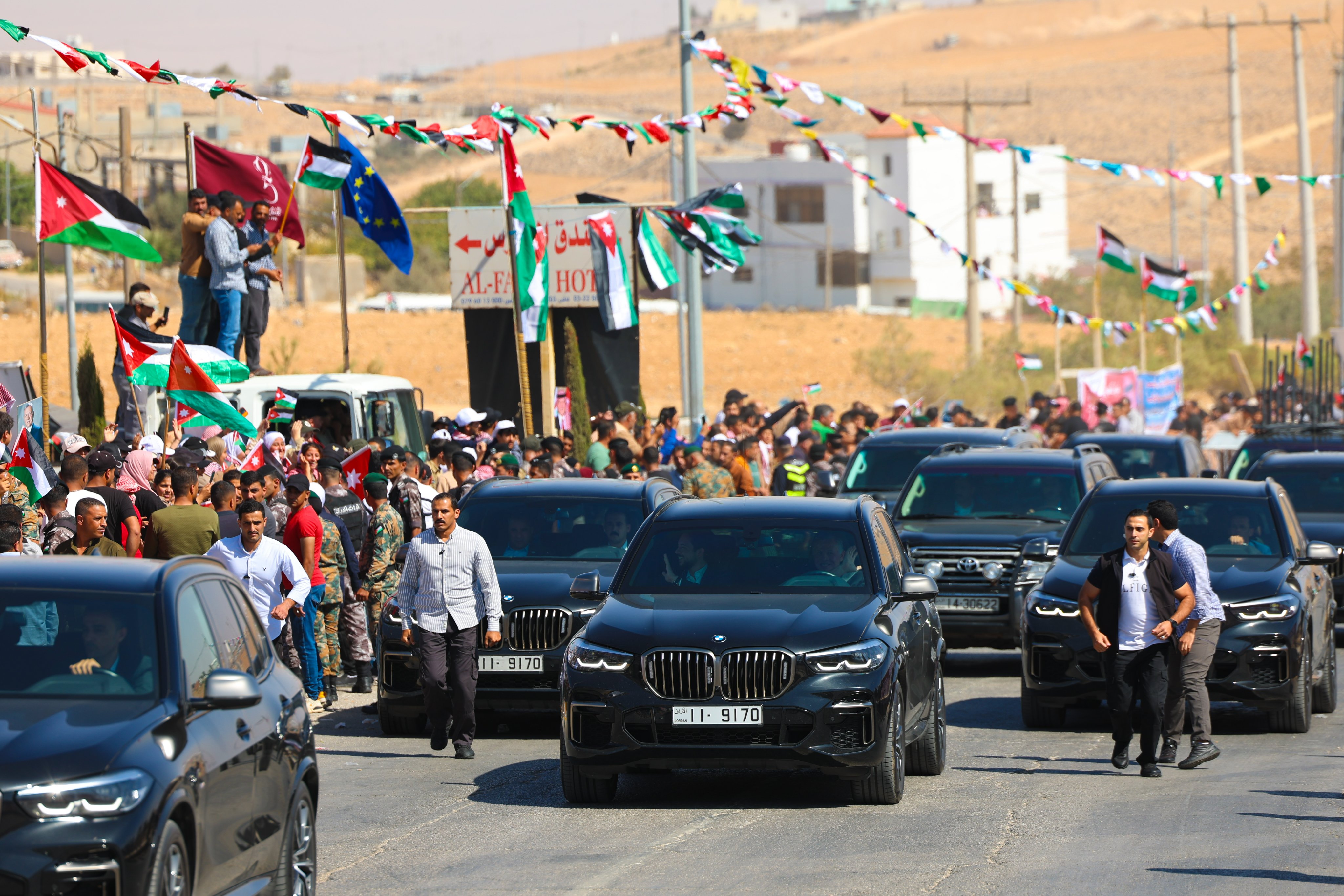 Madar Al-Saa Images 0.33592503941588103