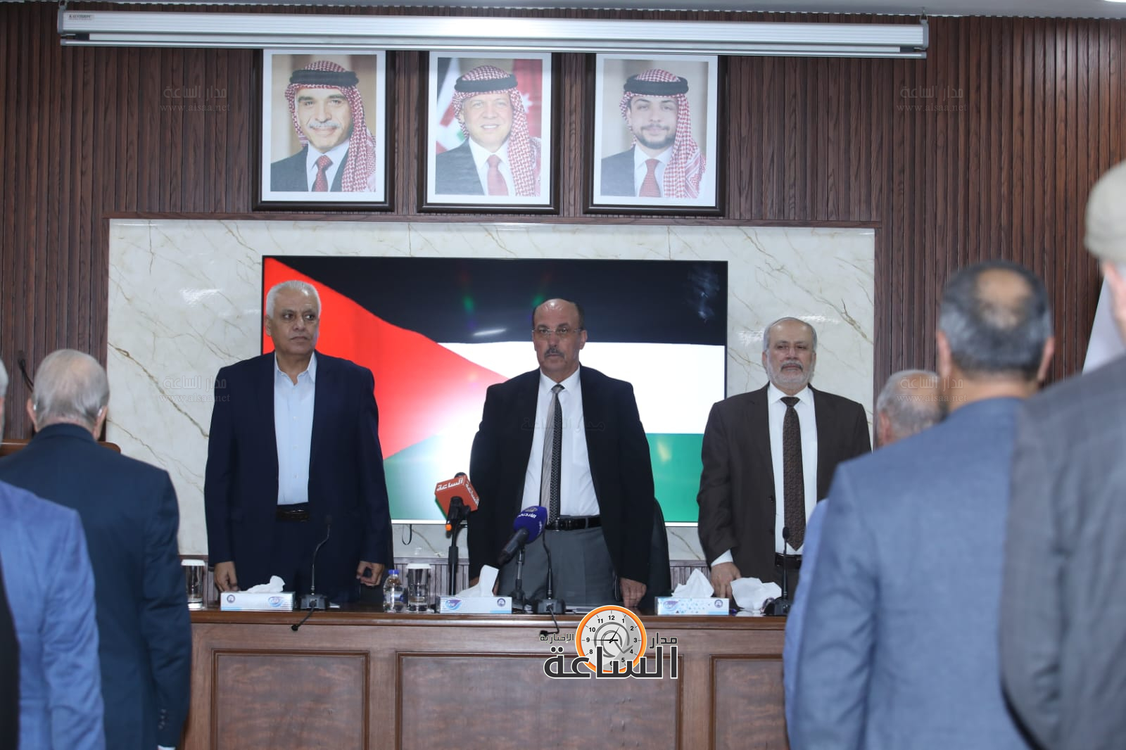 Madar Al-Saa Images 0.031784383957006