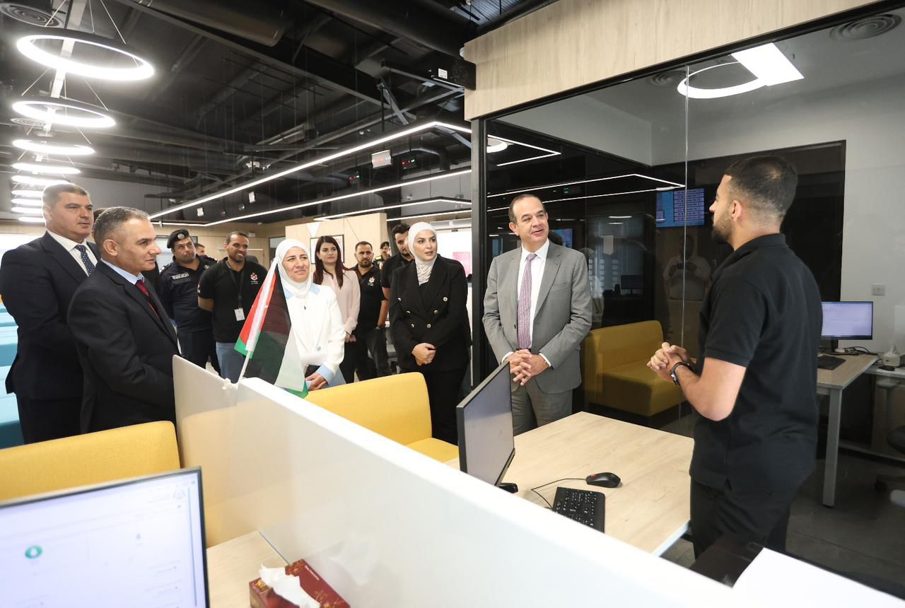 Madar Al-Saa Images 0.35552205093839007