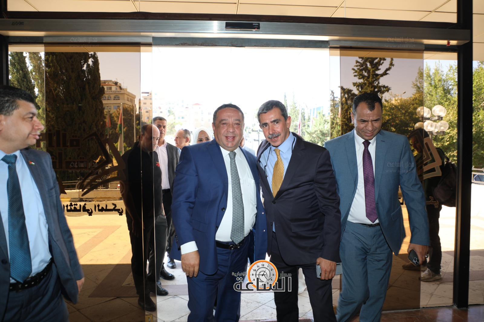 Madar Al-Saa Images 0.01808199146186995