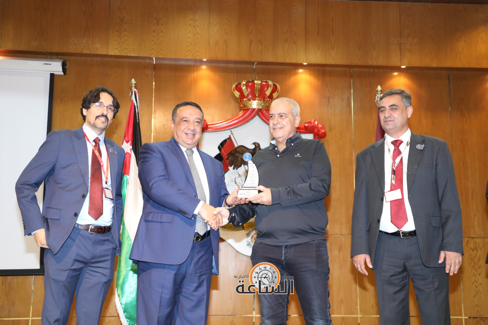 Madar Al-Saa Images 0.4618340413871056