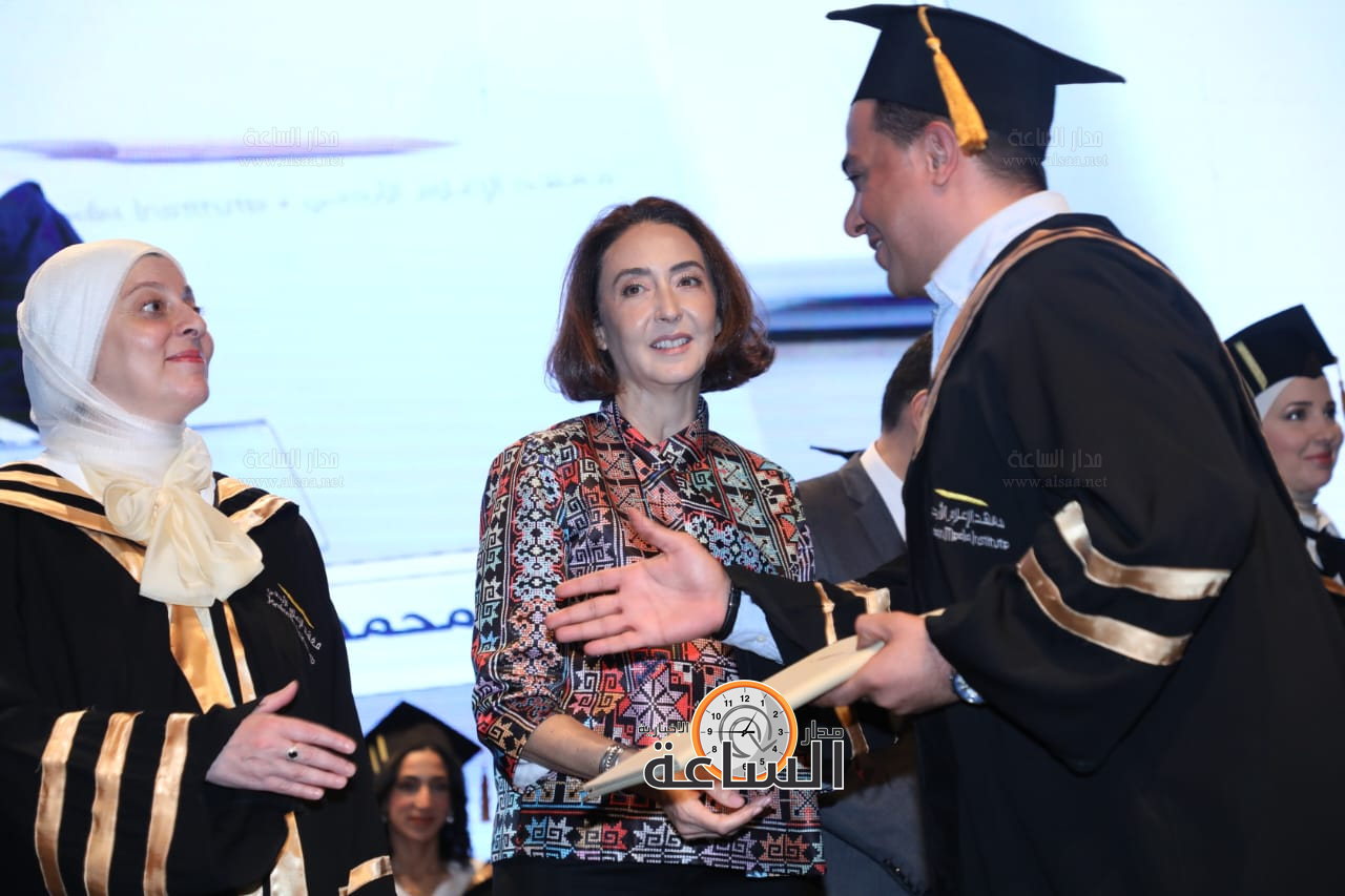 Madar Al-Saa Images 0.3193613813969909