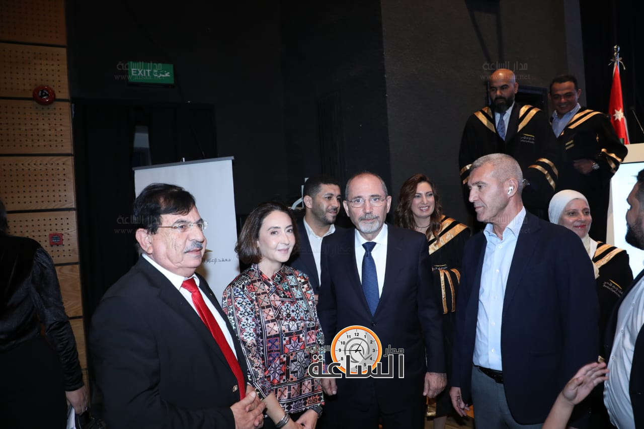 Madar Al-Saa Images 0.5454442627270704