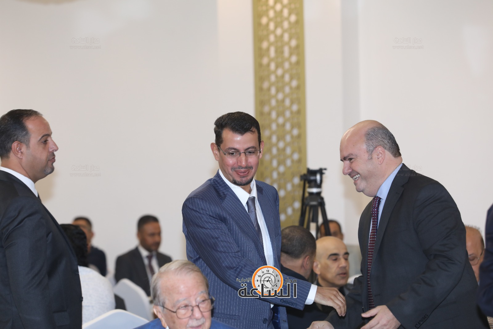 Madar Al-Saa Images 0.4454651324064287