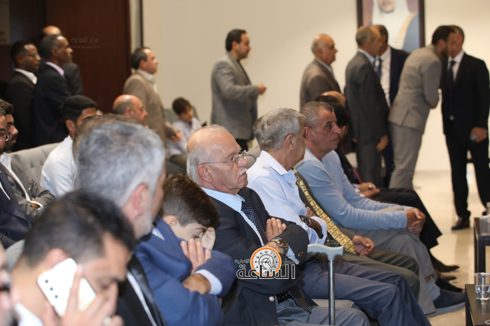 Madar Al-Saa Images 0.6915529183584765