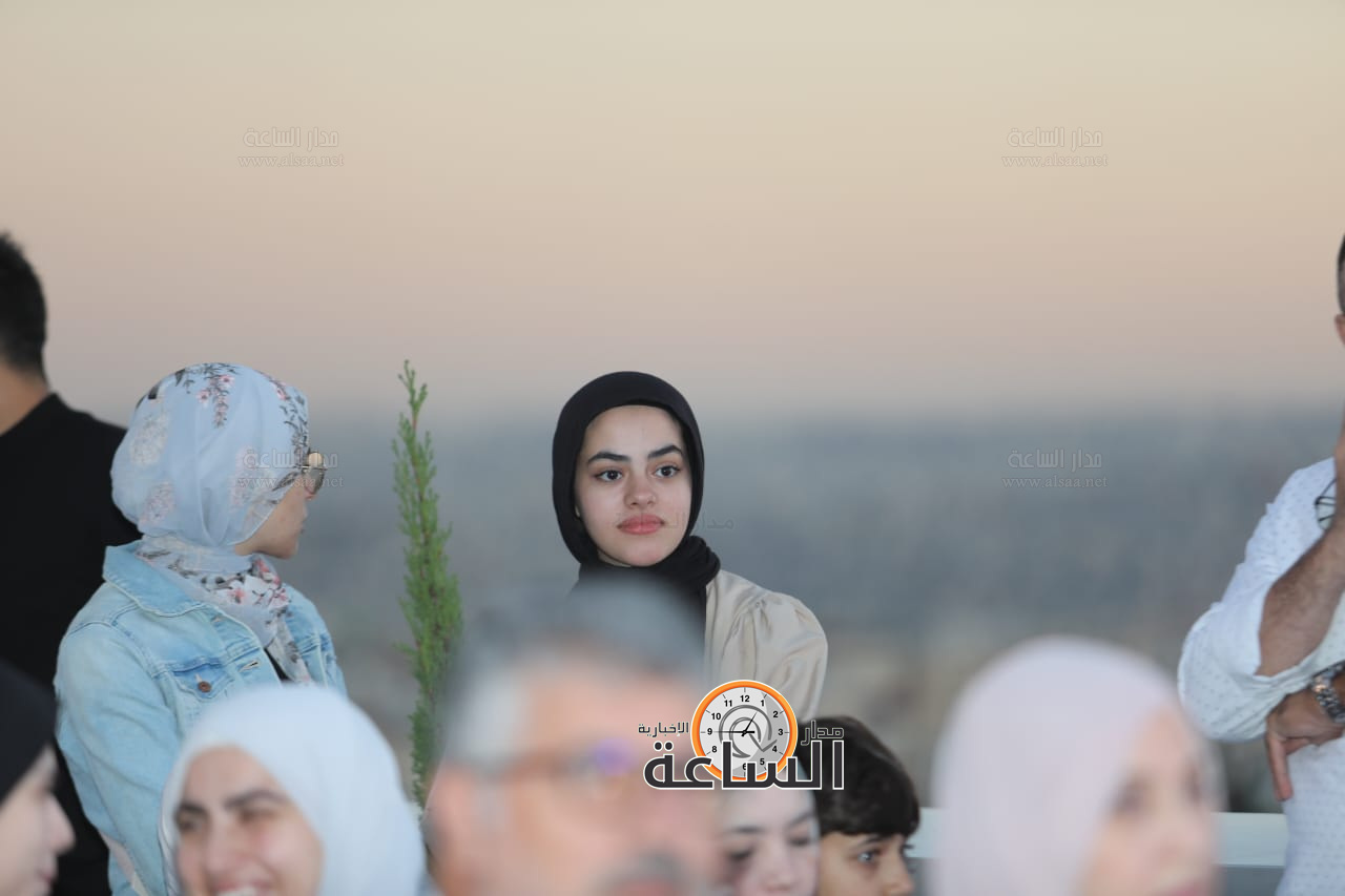 Madar Al-Saa Images 0.6954132578912848