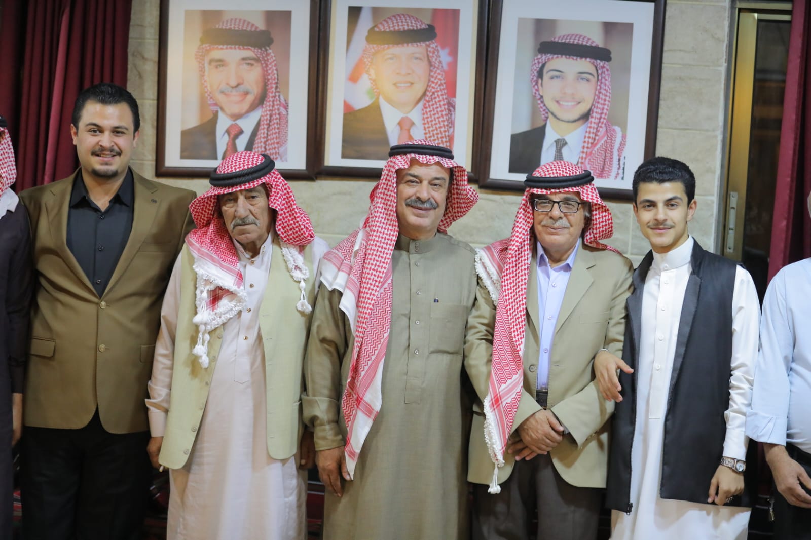 Madar Al-Saa Images 0.0955049615793846