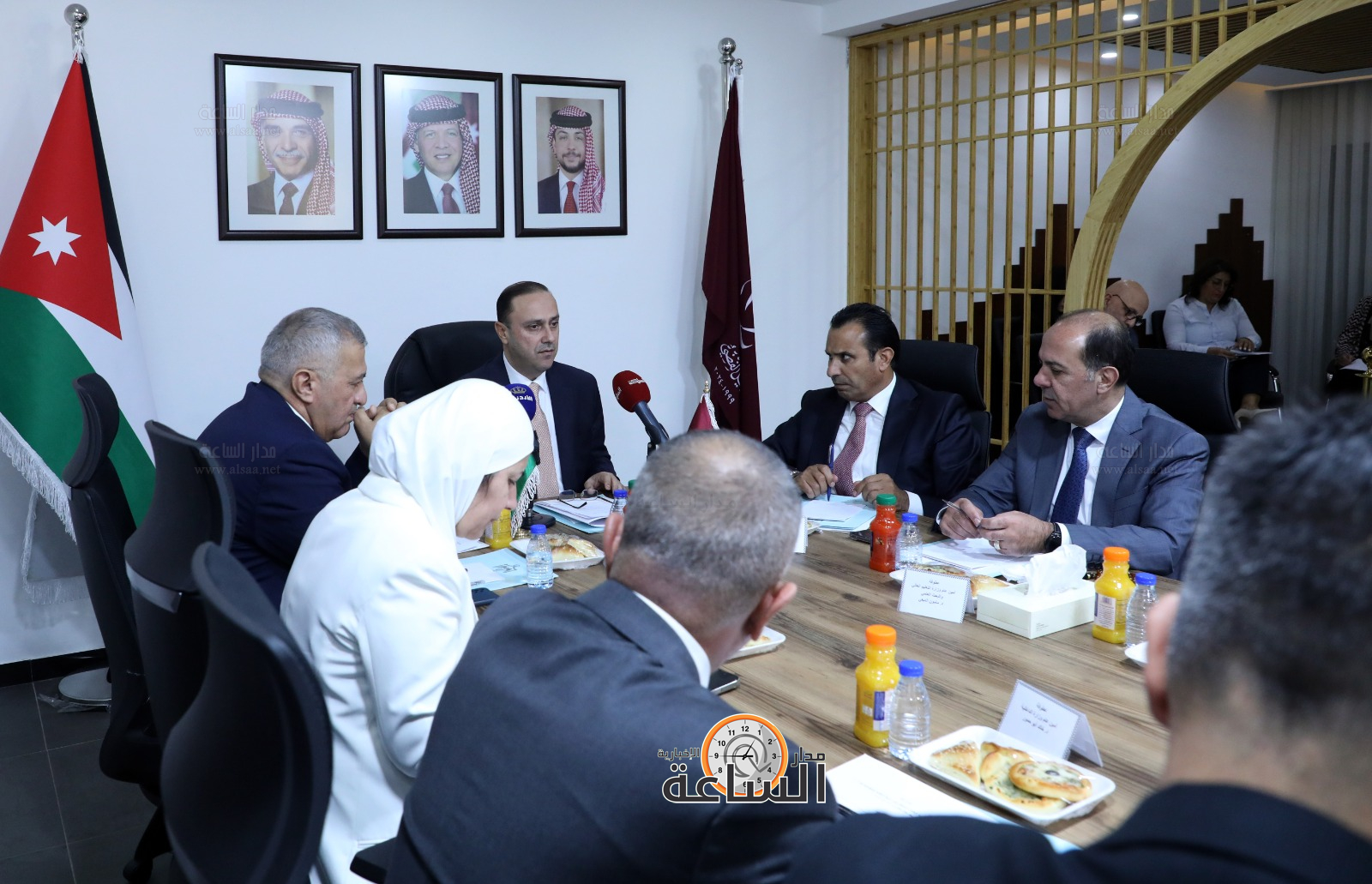 Madar Al-Saa Images 0.10830125371477783