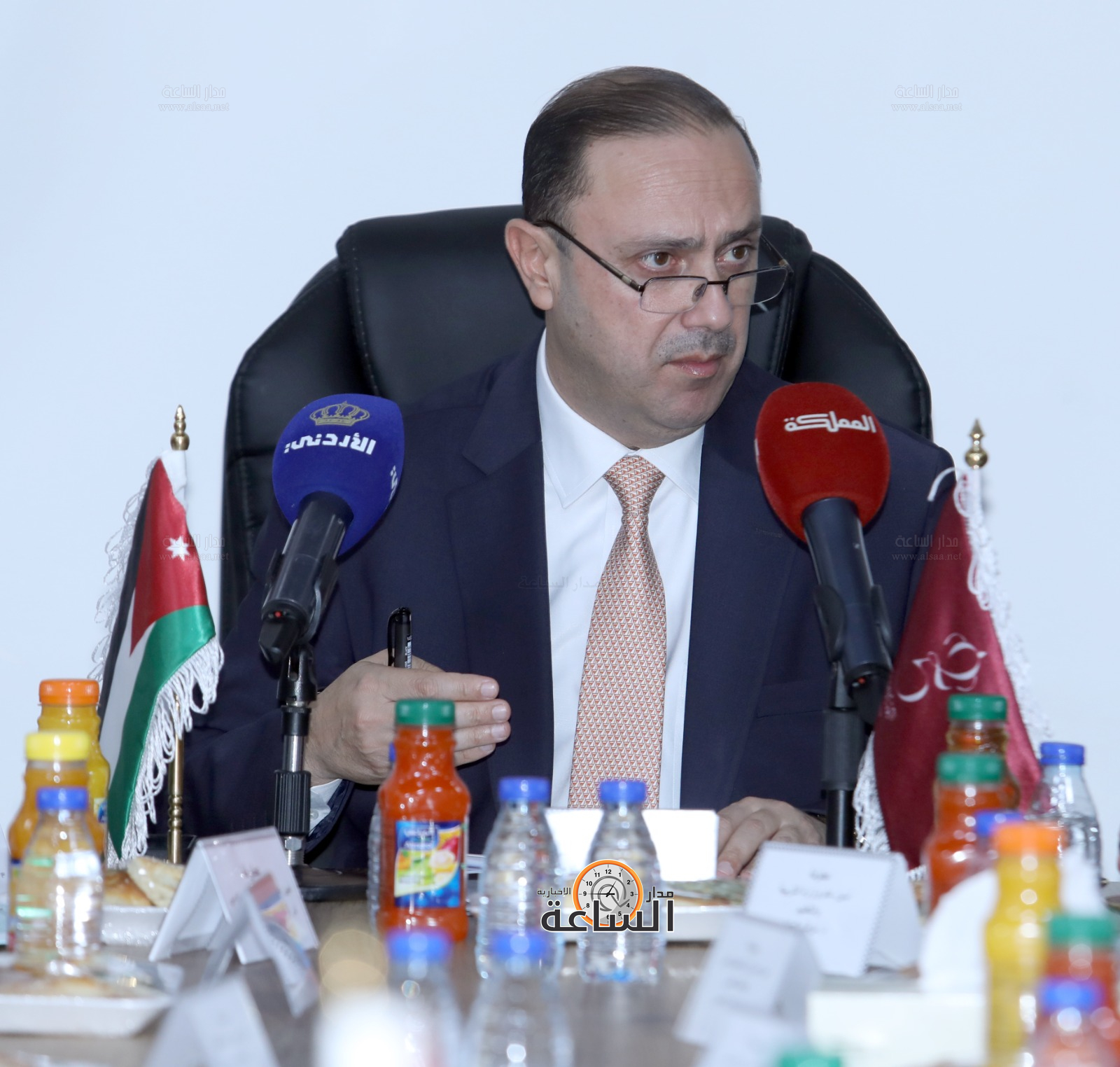 Madar Al-Saa Images 0.3179372324618075