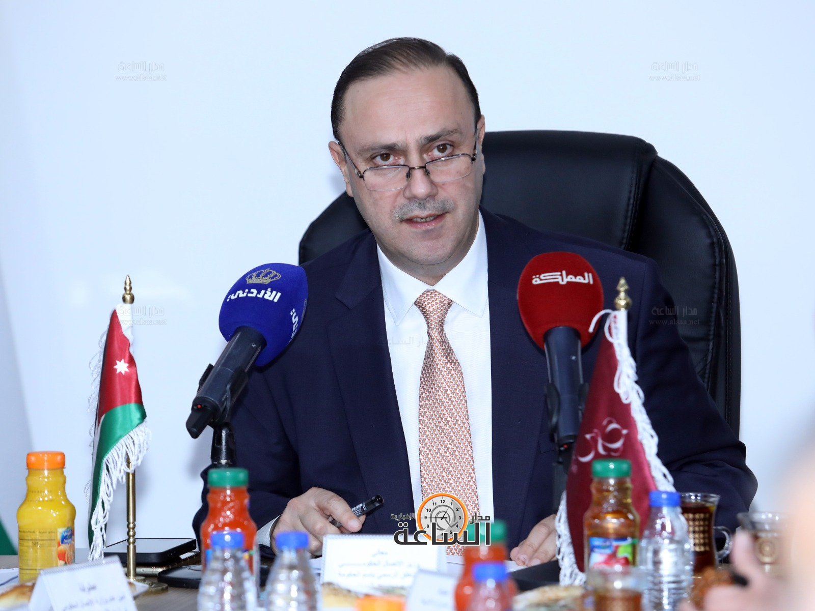 Madar Al-Saa Images 0.7266901142835851