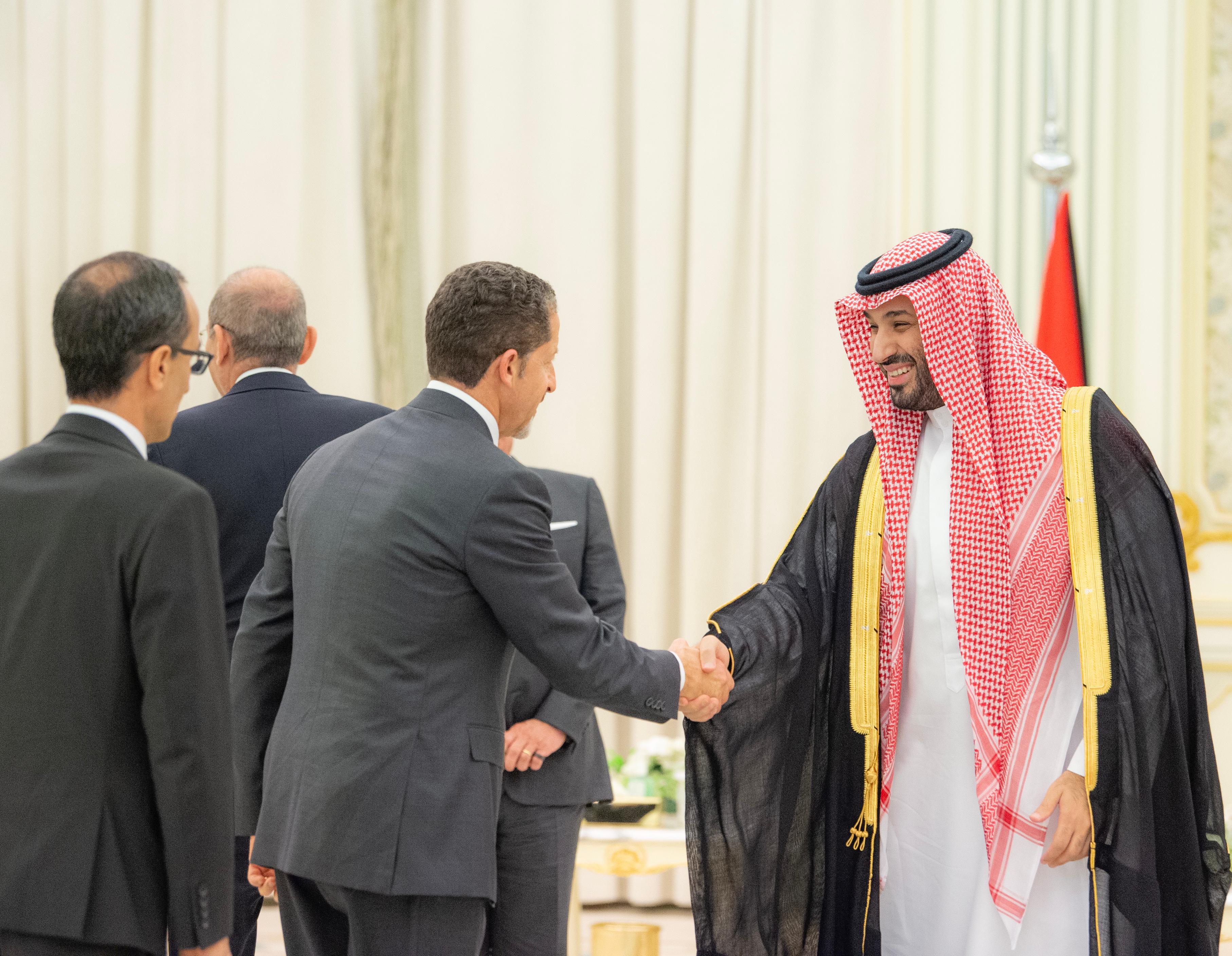 Madar Al-Saa Images 0.11895153783388501