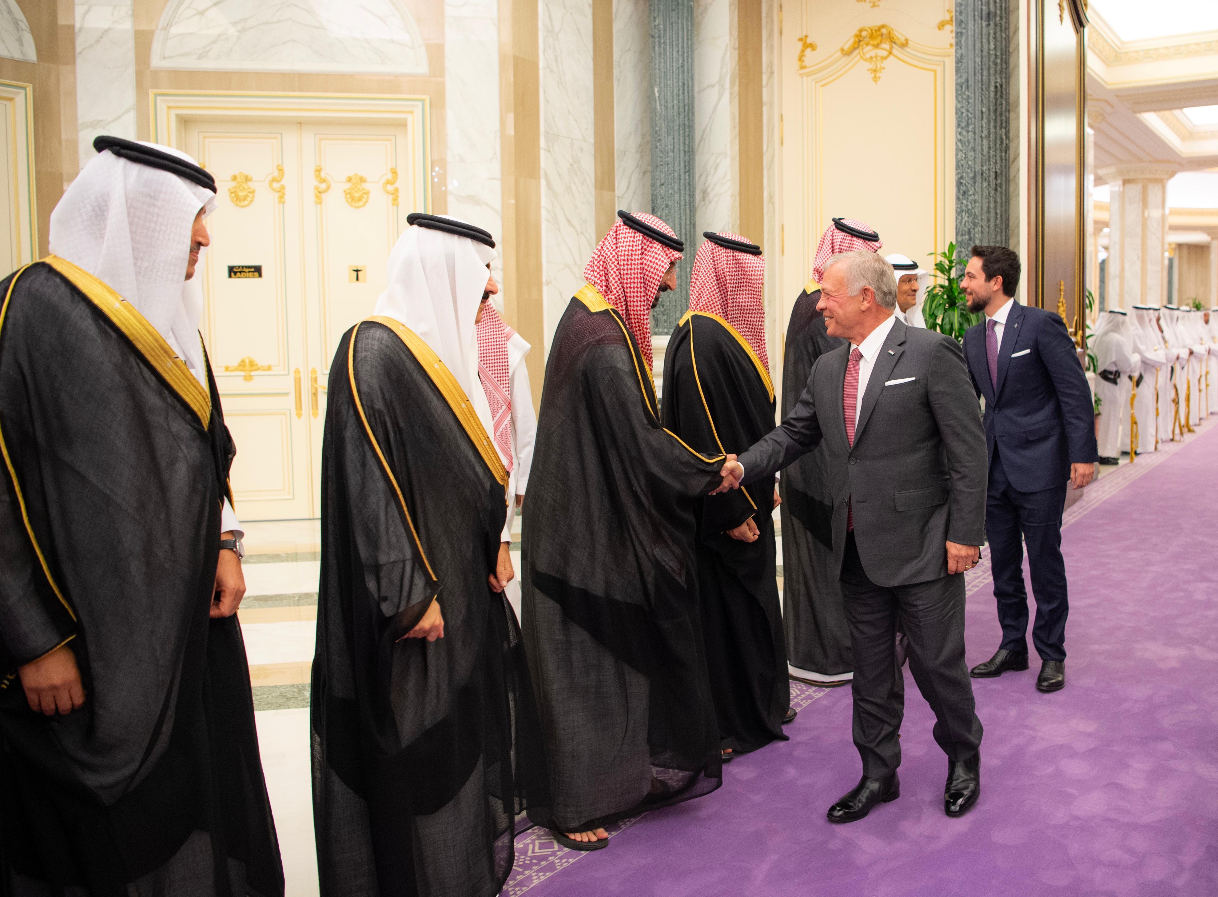 Madar Al-Saa Images 0.851673008305994