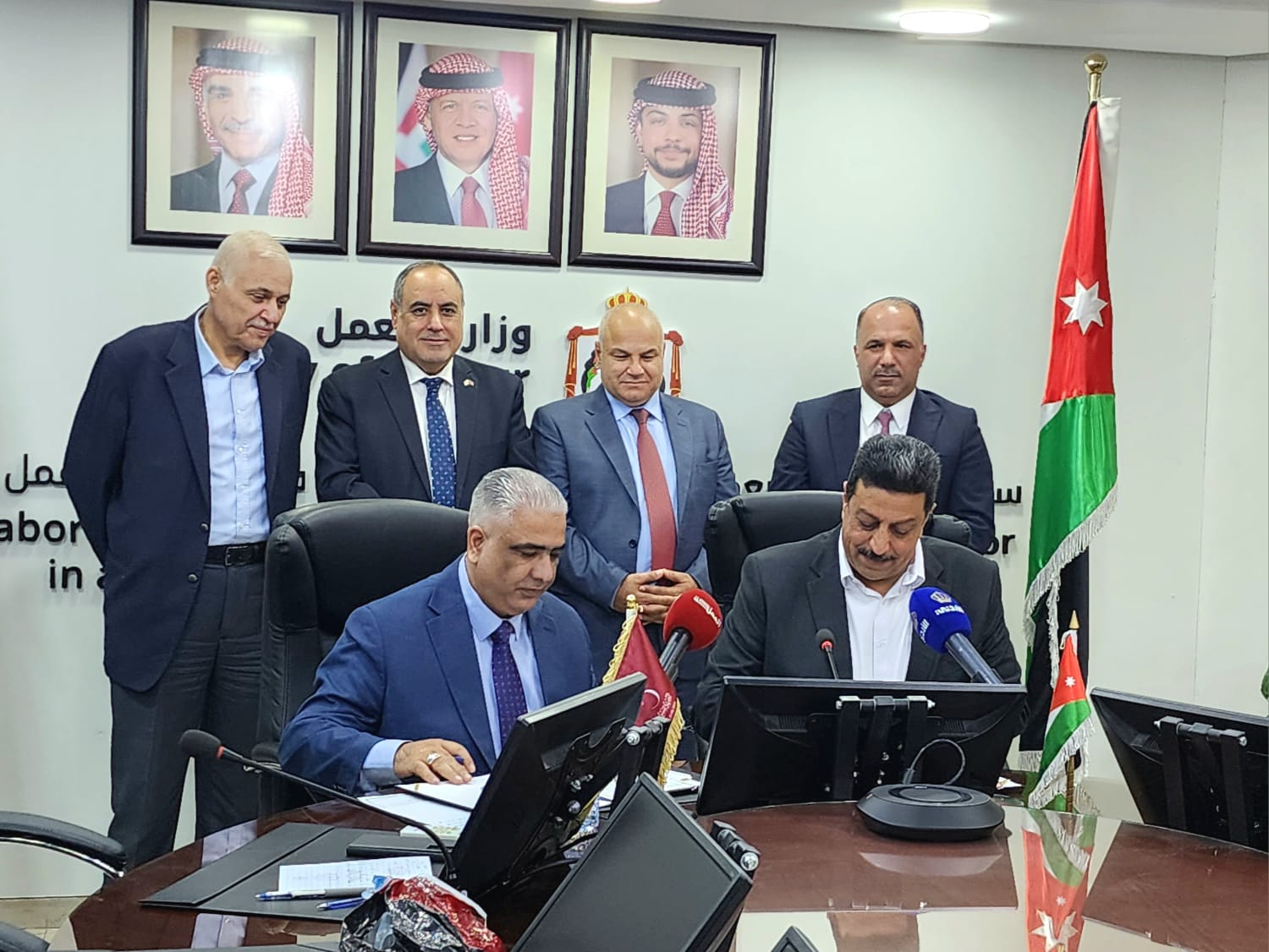 Madar Al-Saa Images 0.018768261338479864