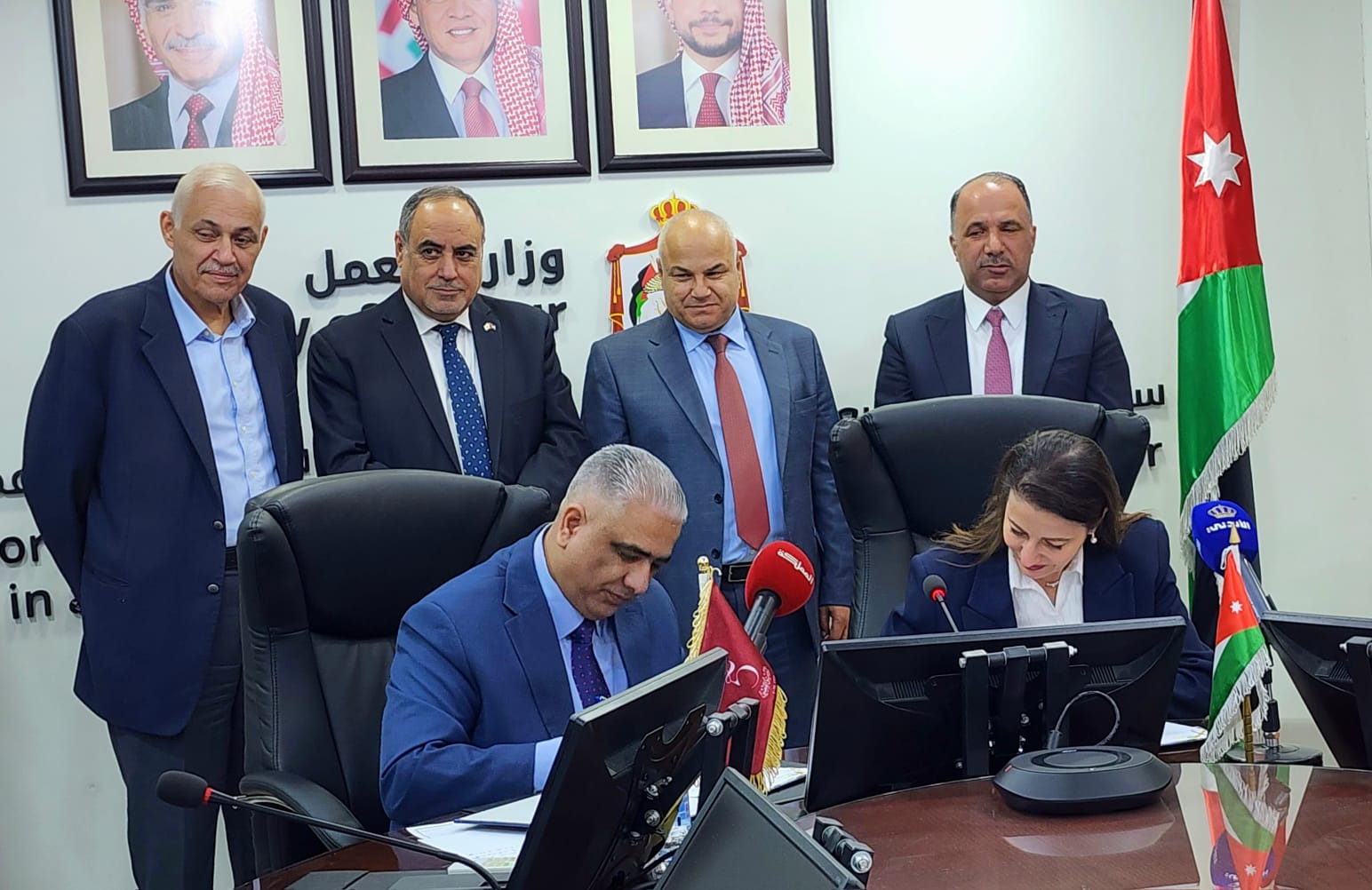 Madar Al-Saa Images 0.9177919887816863