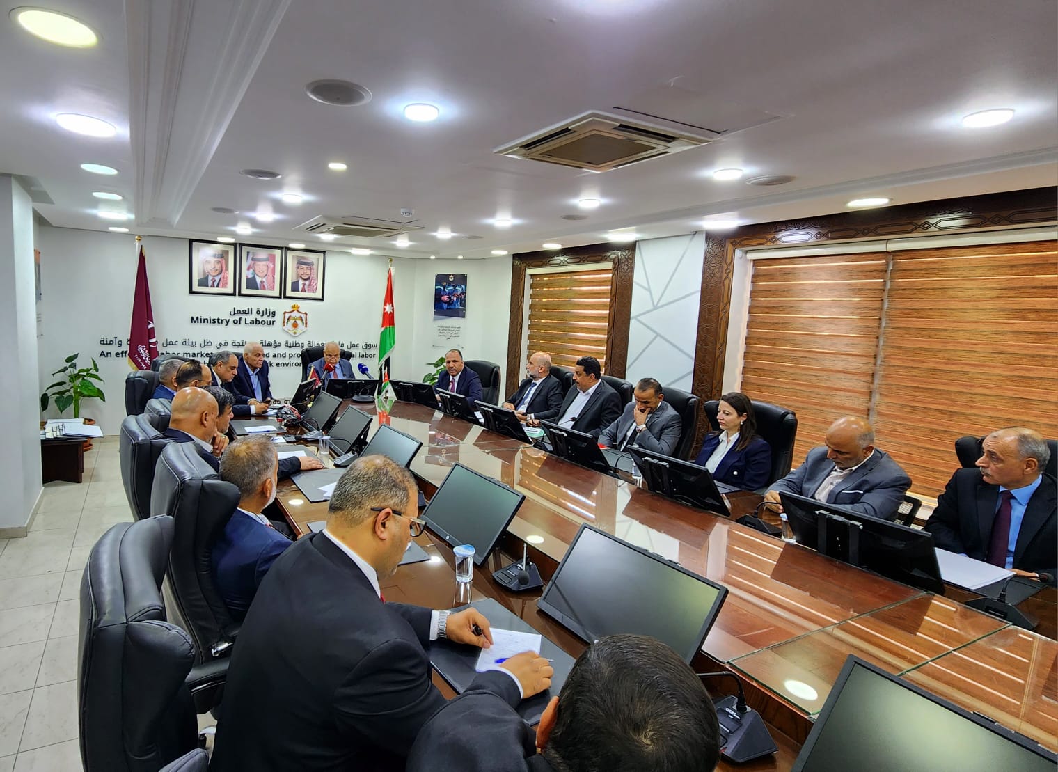 Madar Al-Saa Images 0.5716253701533172