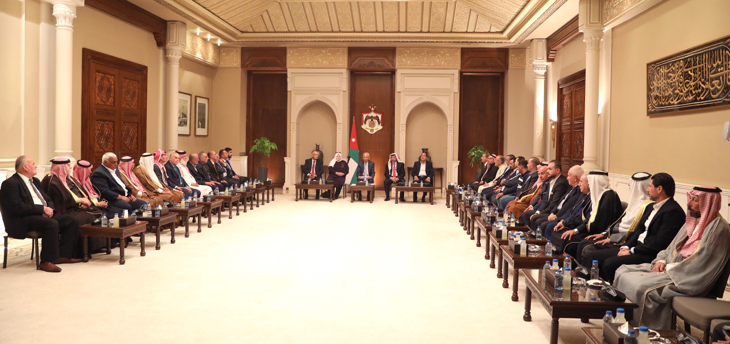 Madar Al-Saa Images 0.9818213618536371