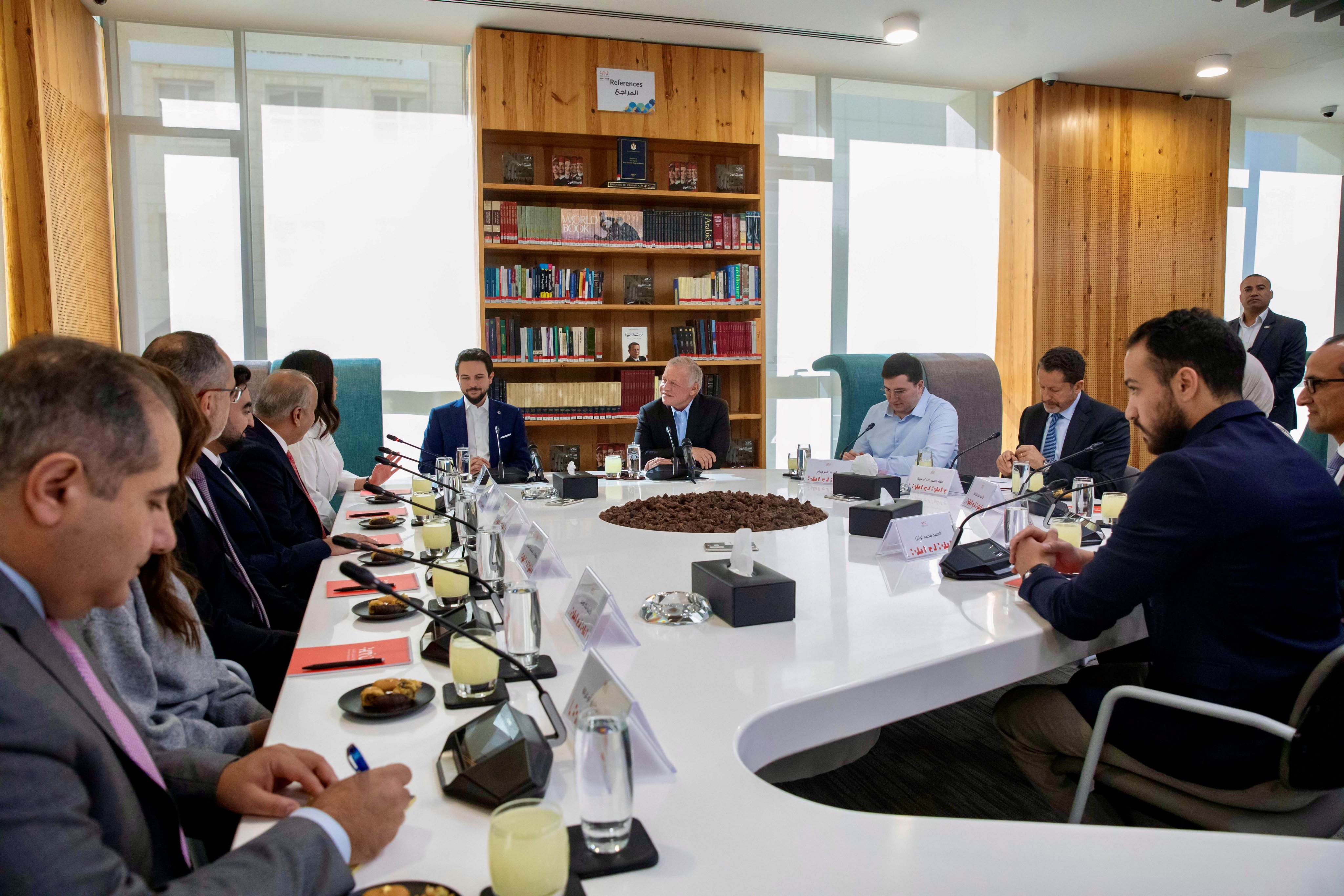 Madar Al-Saa Images 0.2354705745485164