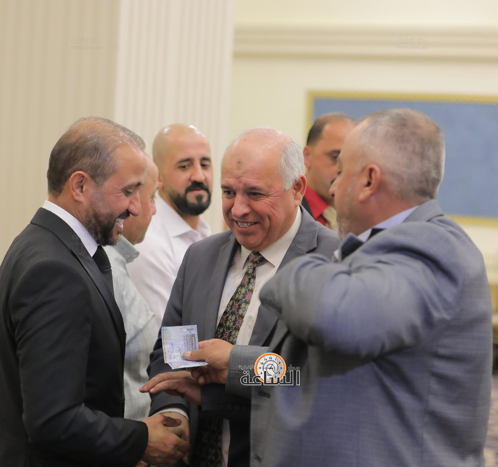 Madar Al-Saa Images 0.8671023878183333