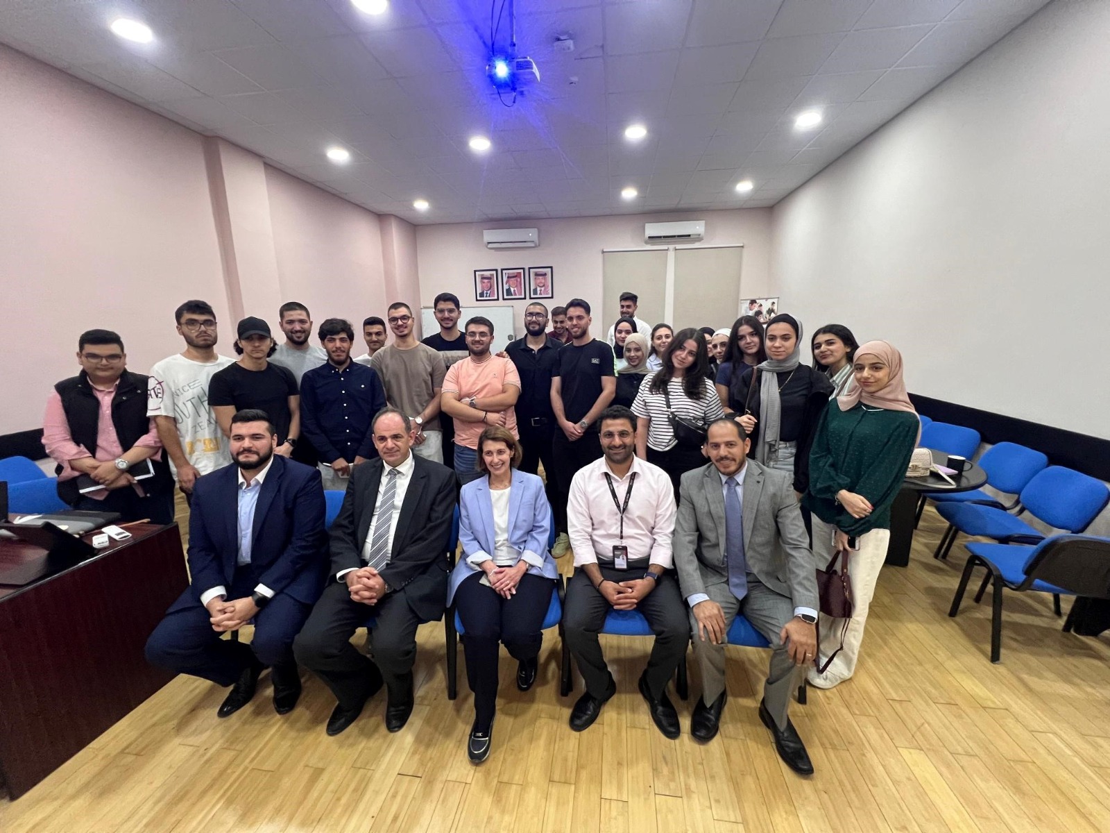 Madar Al-Saa Images 0.7080486005240223