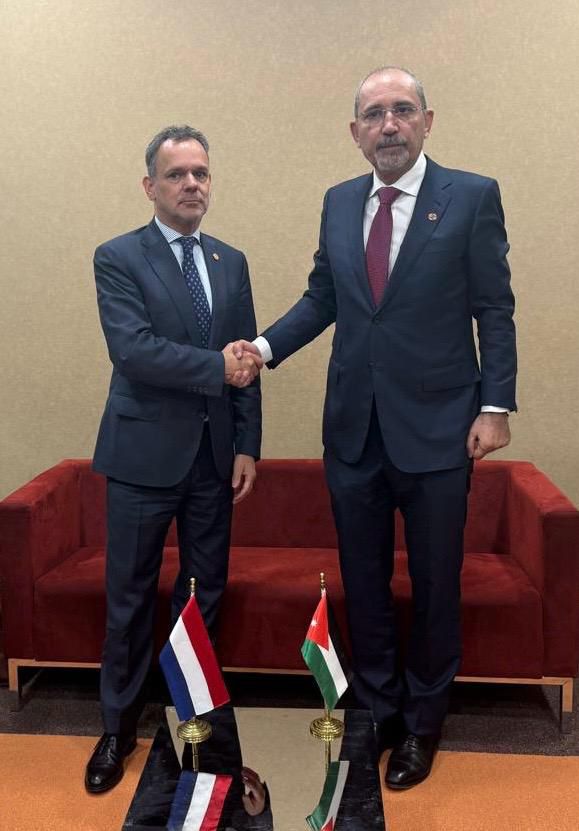 Madar Al-Saa Images 0.30694562001800096